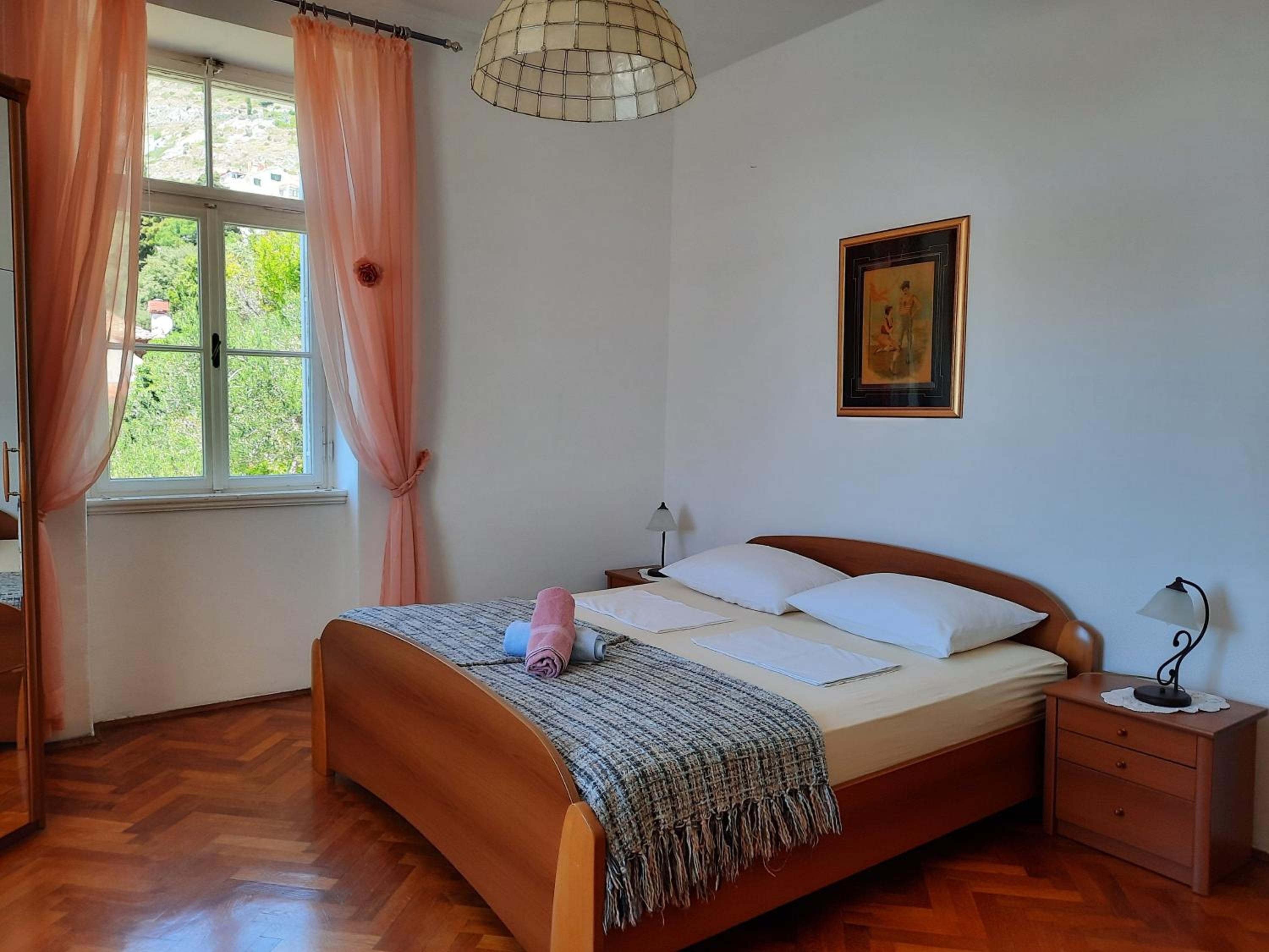 Ein-Zimmer-Apartment mit Terrasse und Meerblick