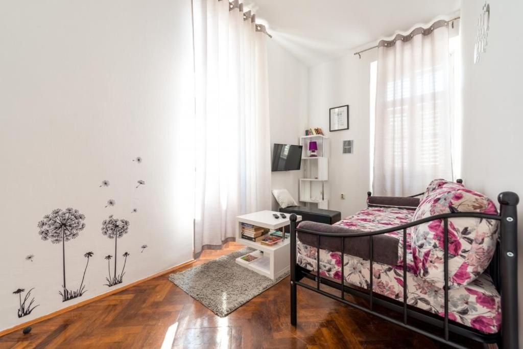 Zweizimmer-Apartment mit Terrasse und Meerblick