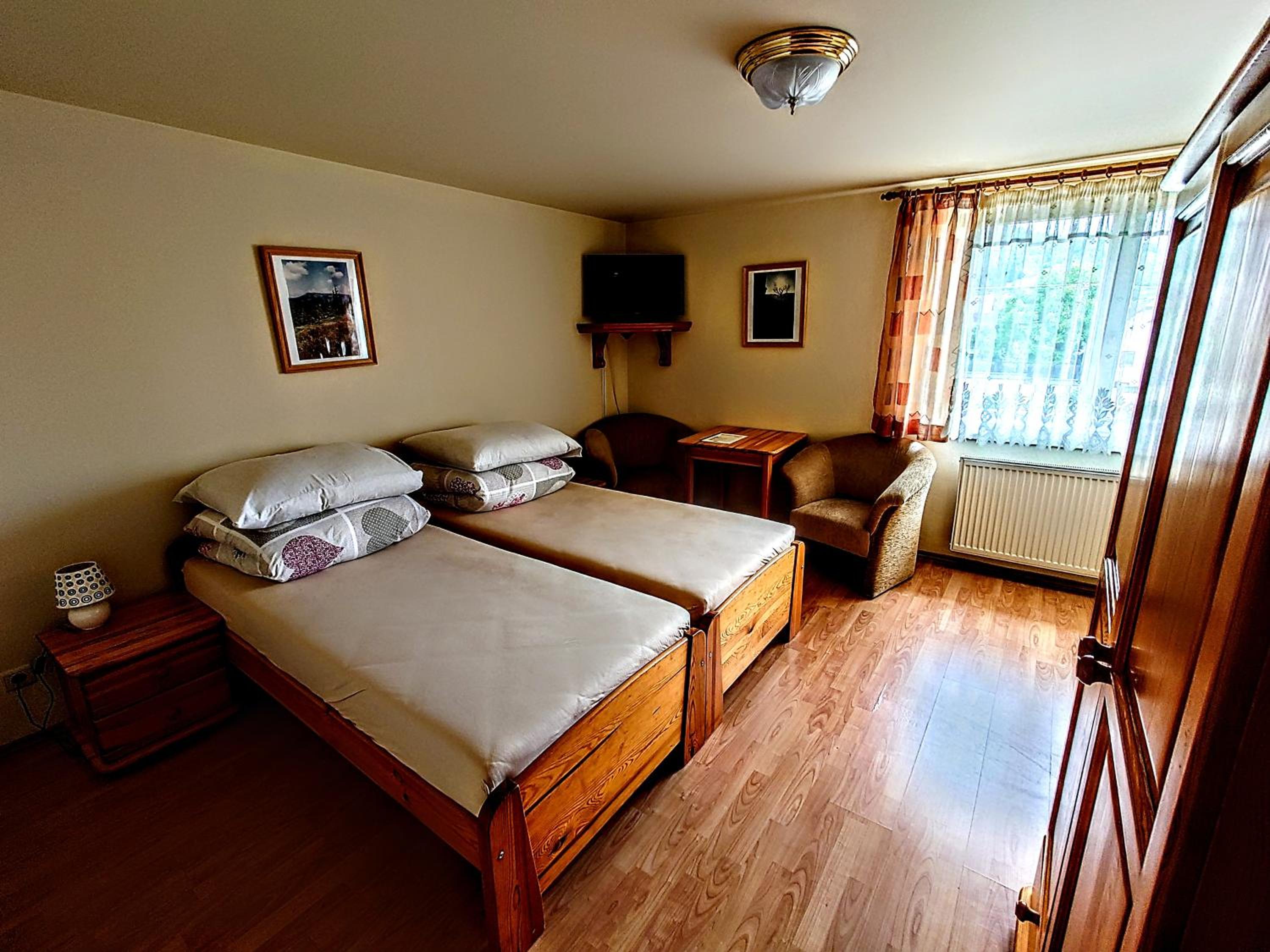 Twin Room - Photo 1