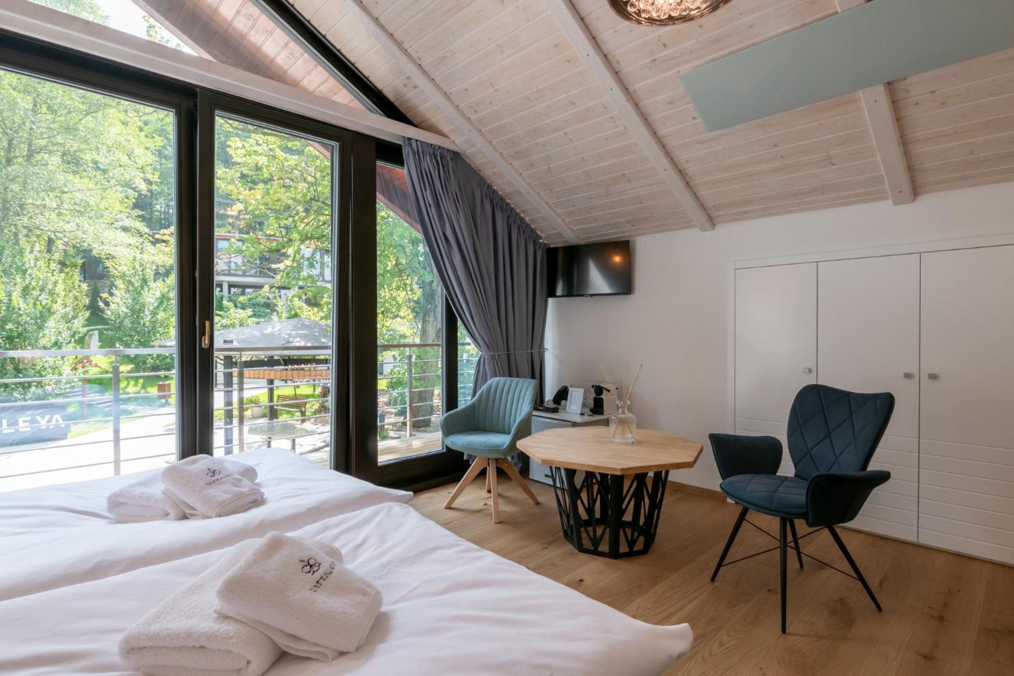 Double Room with Balcony photo 2