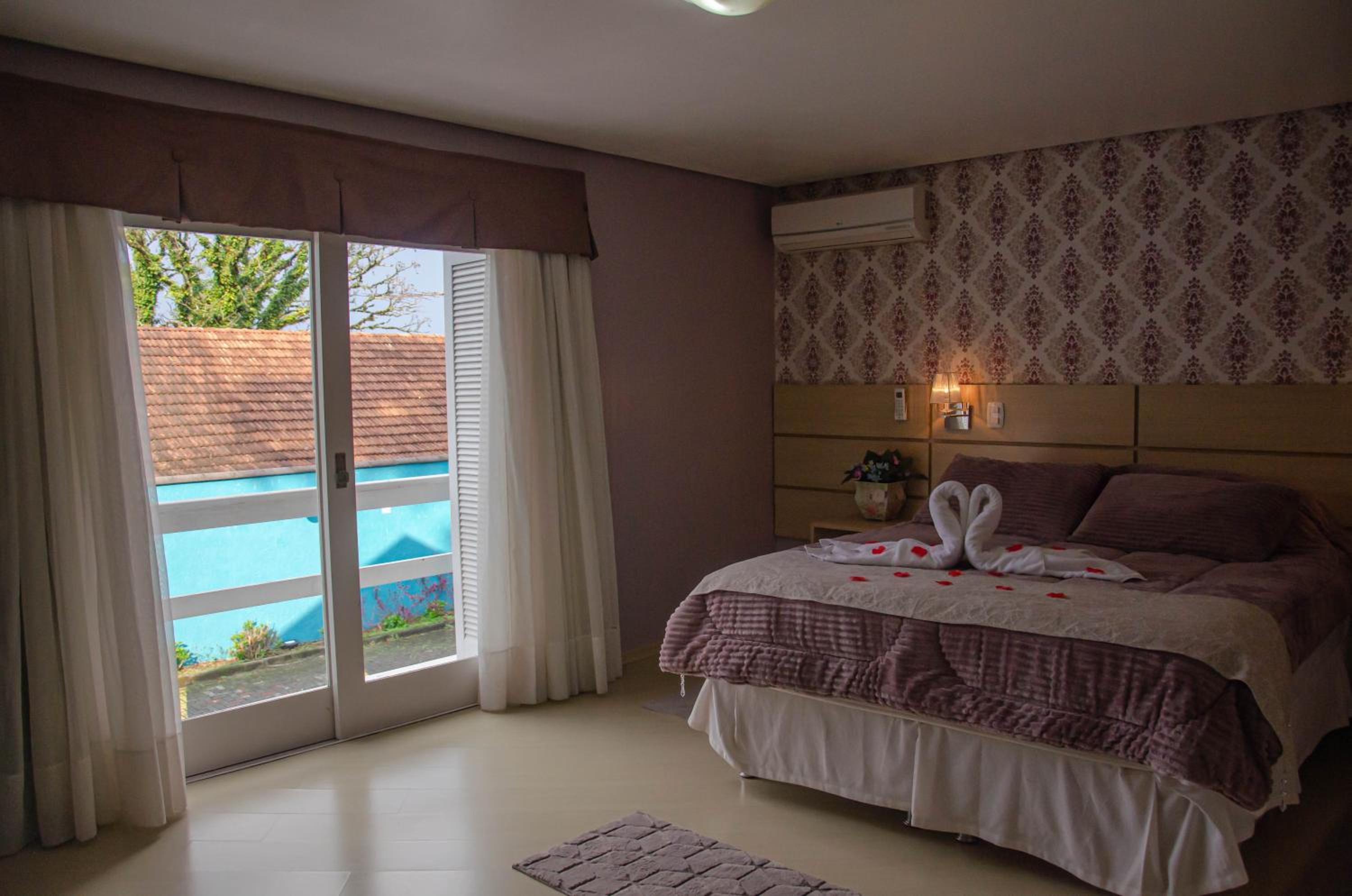 Double Luxury Suite with Spa Bath photo 2
