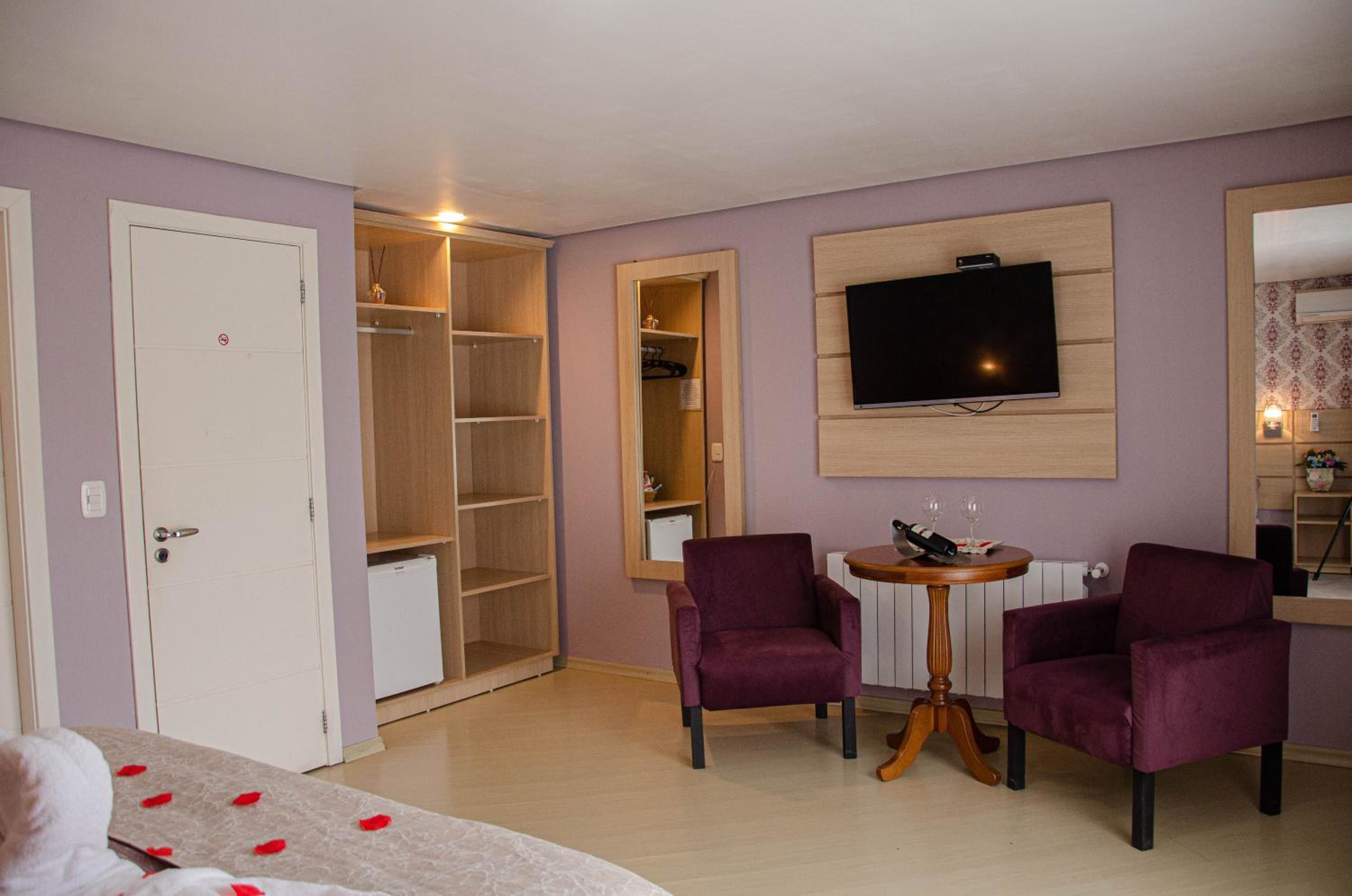 Double Luxury Suite with Spa Bath photo 3