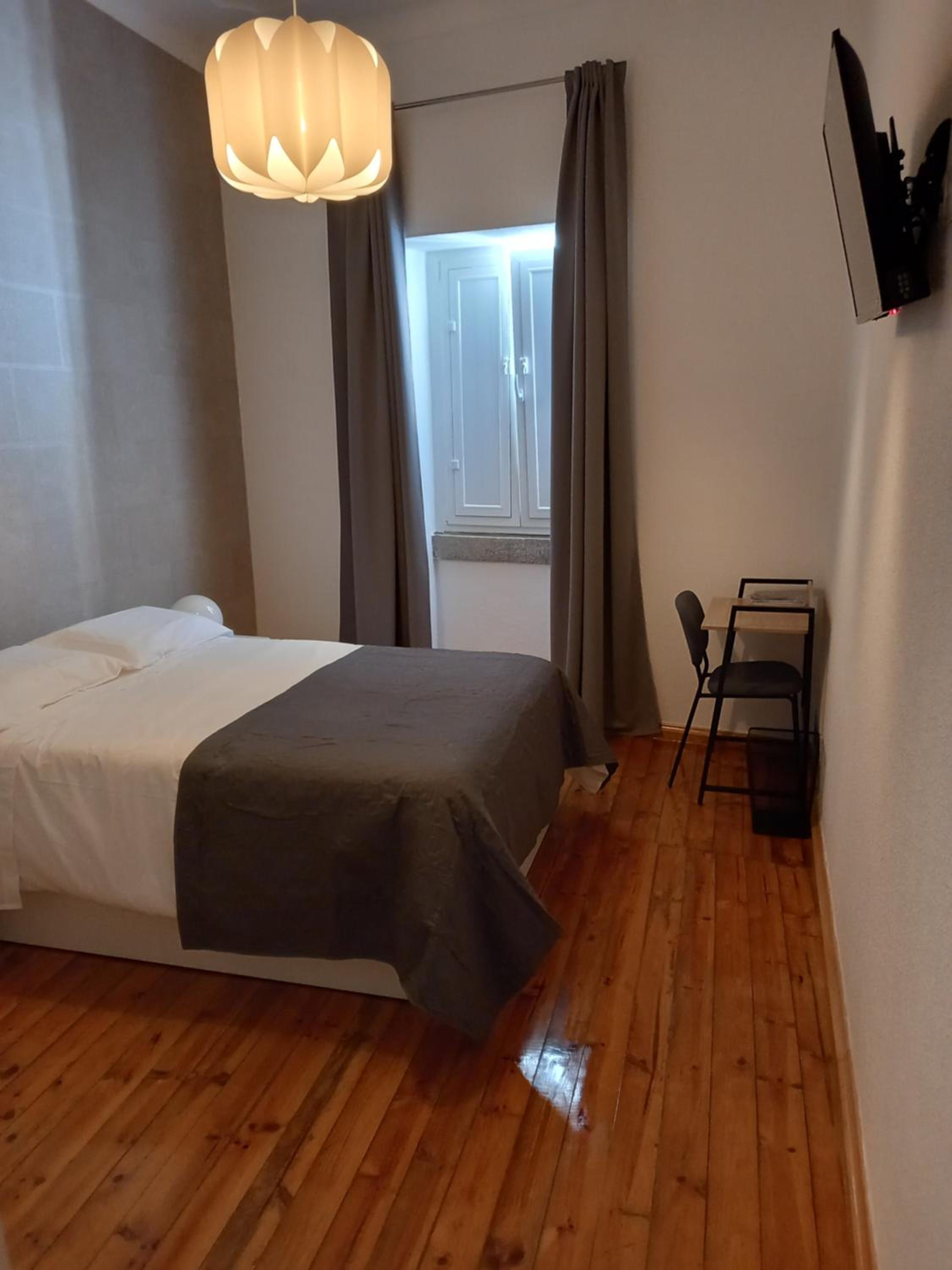 Double Room with Private Bathroom - Photo 5