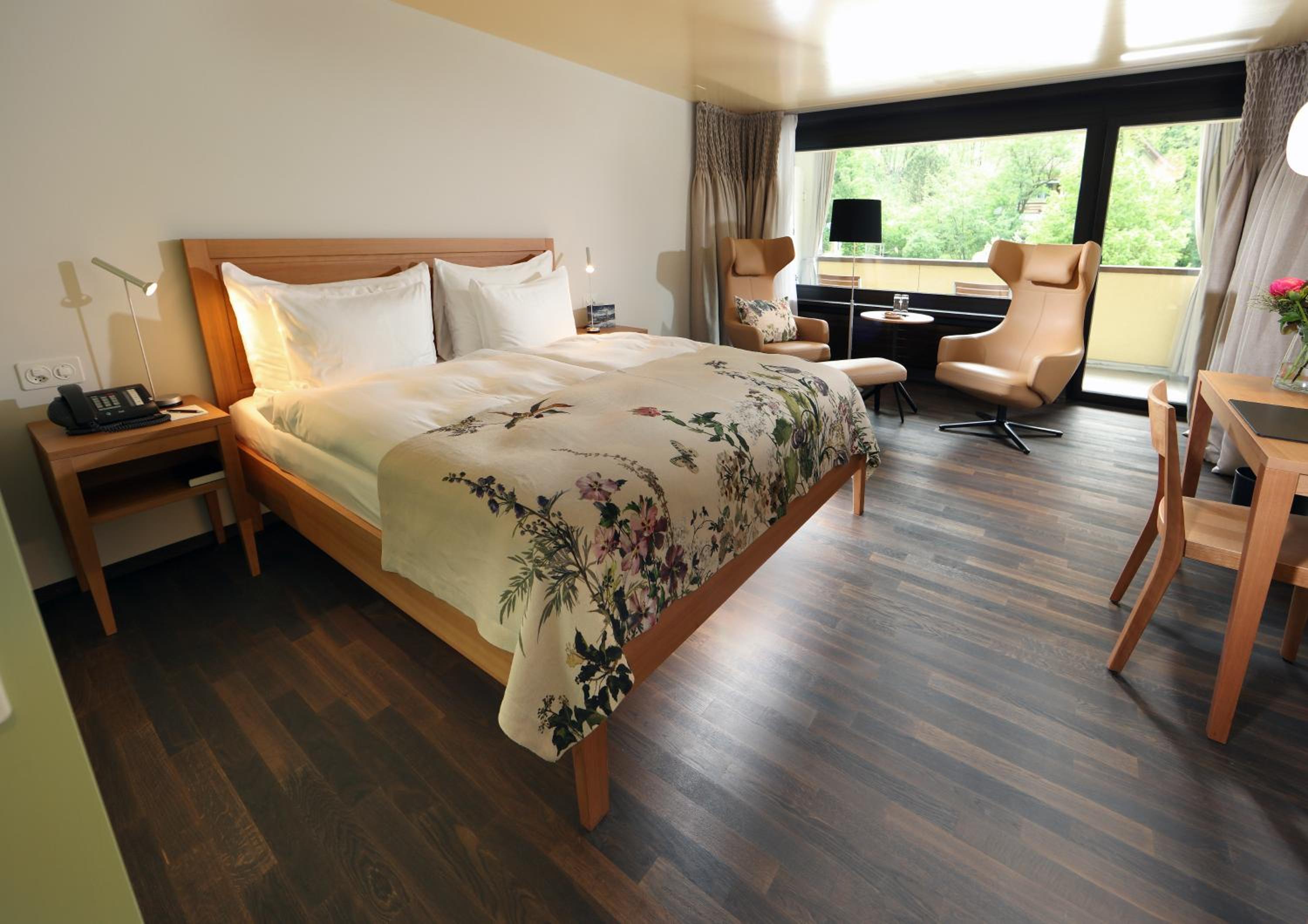 Comfort Room with Balcony and South View - Photo 2