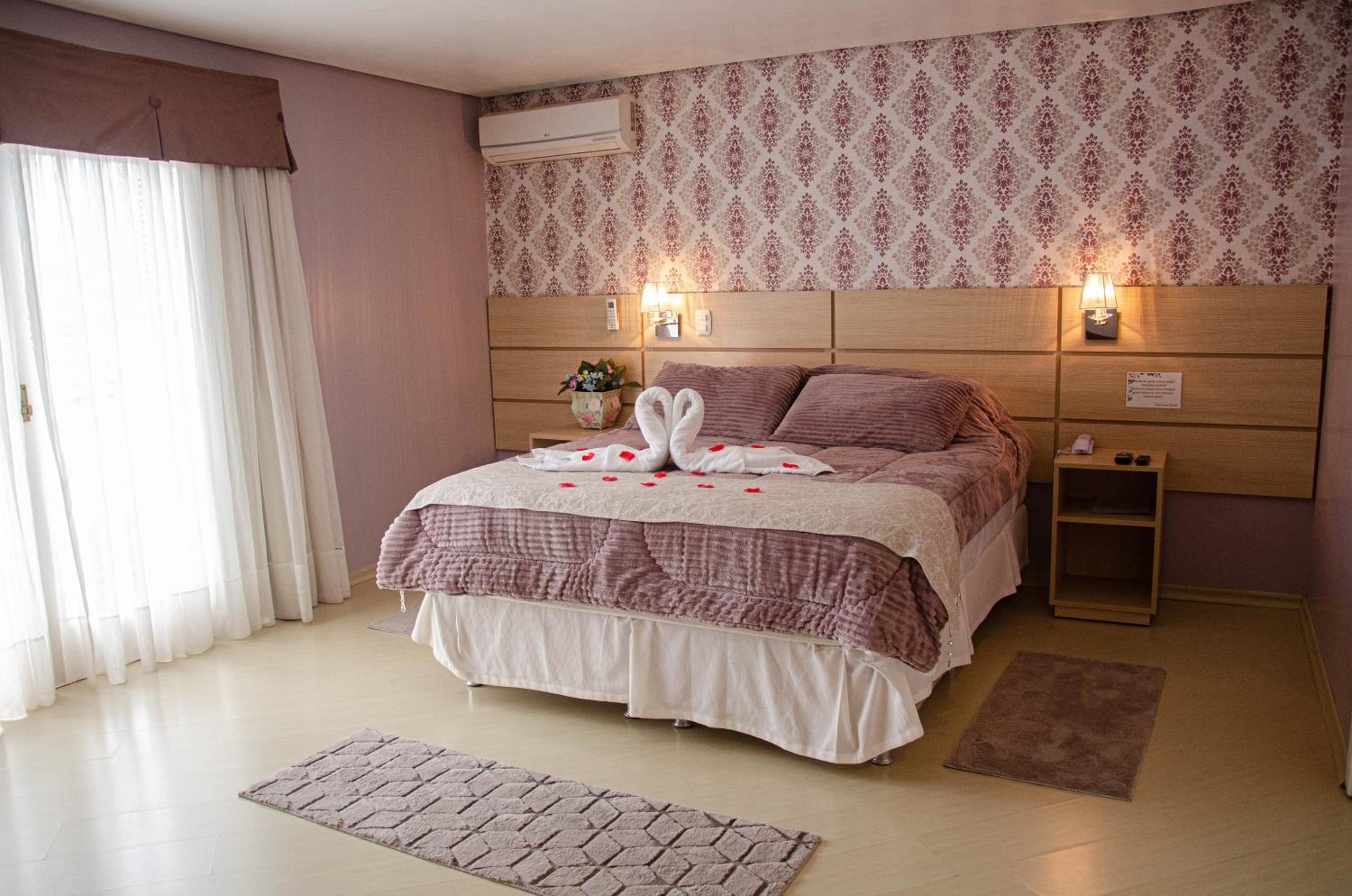 Double Luxury Suite with Spa Bath photo 1