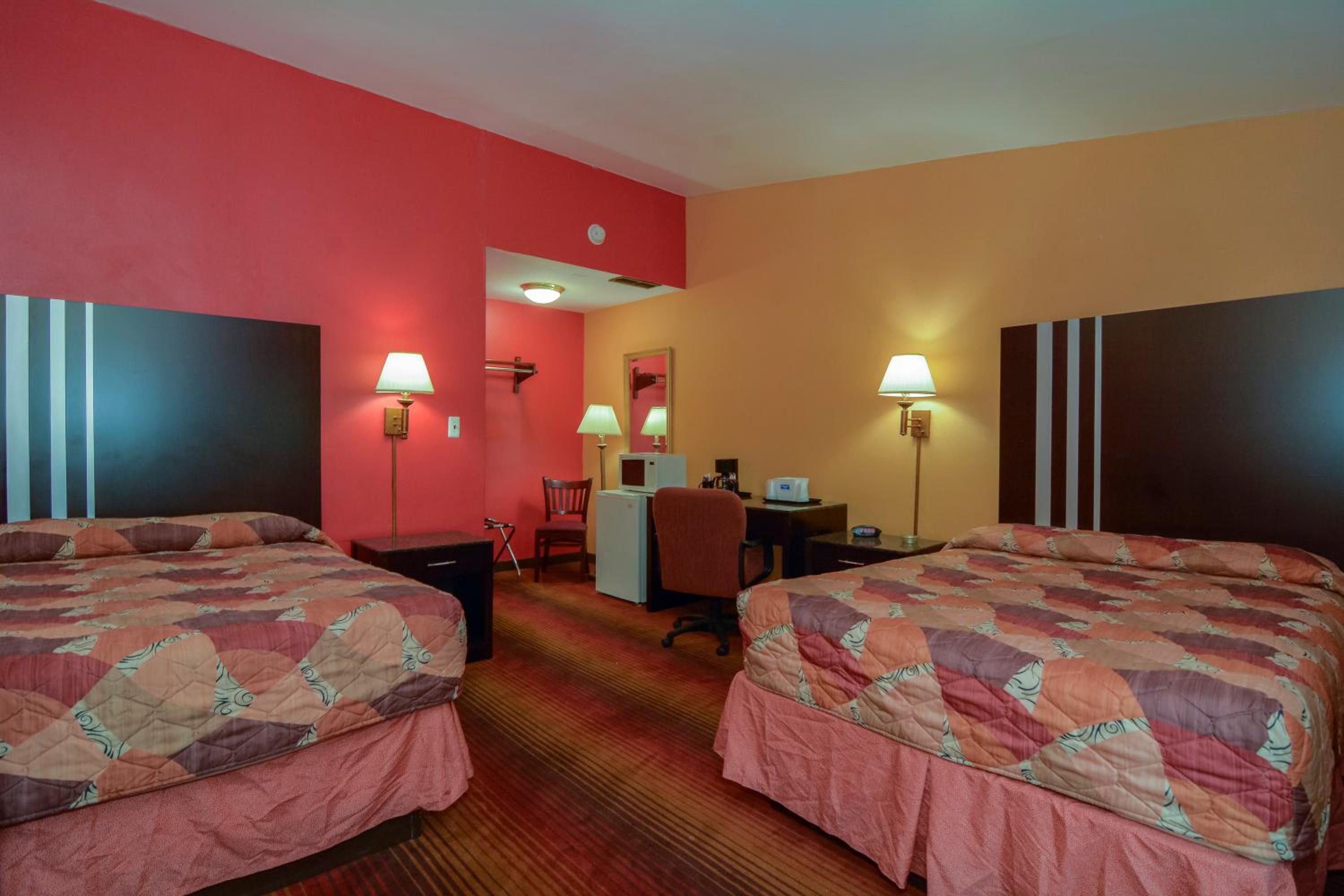 2 Double Beds, Smoking - Photo 1