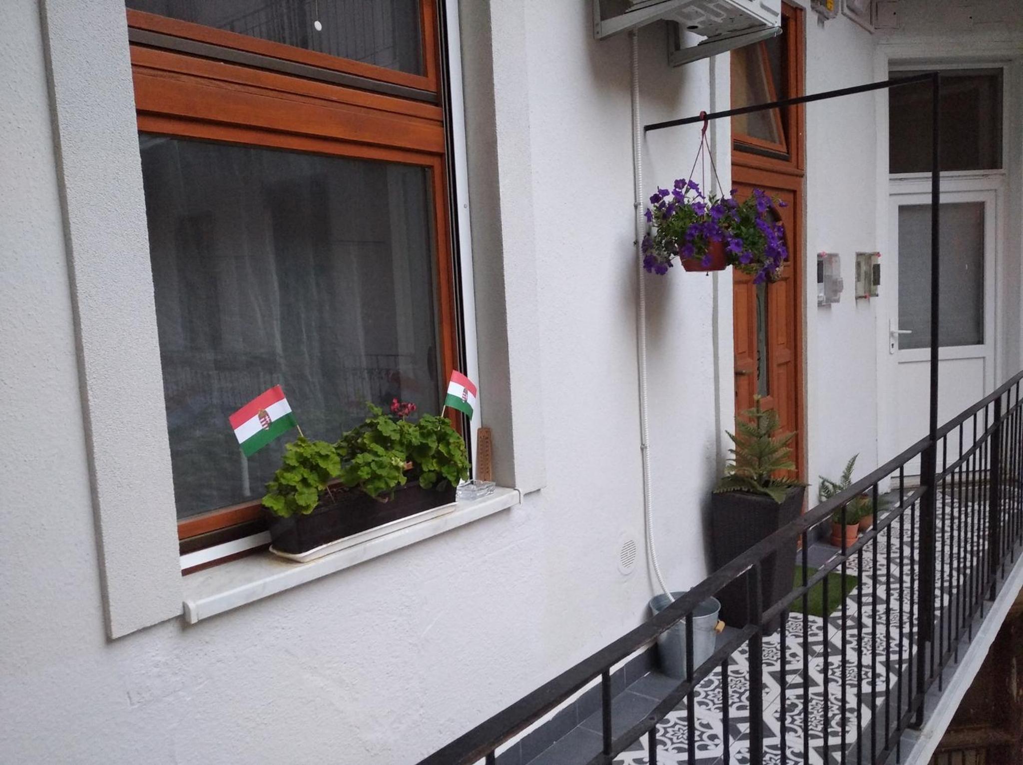 Studio Apartment - Photo 22