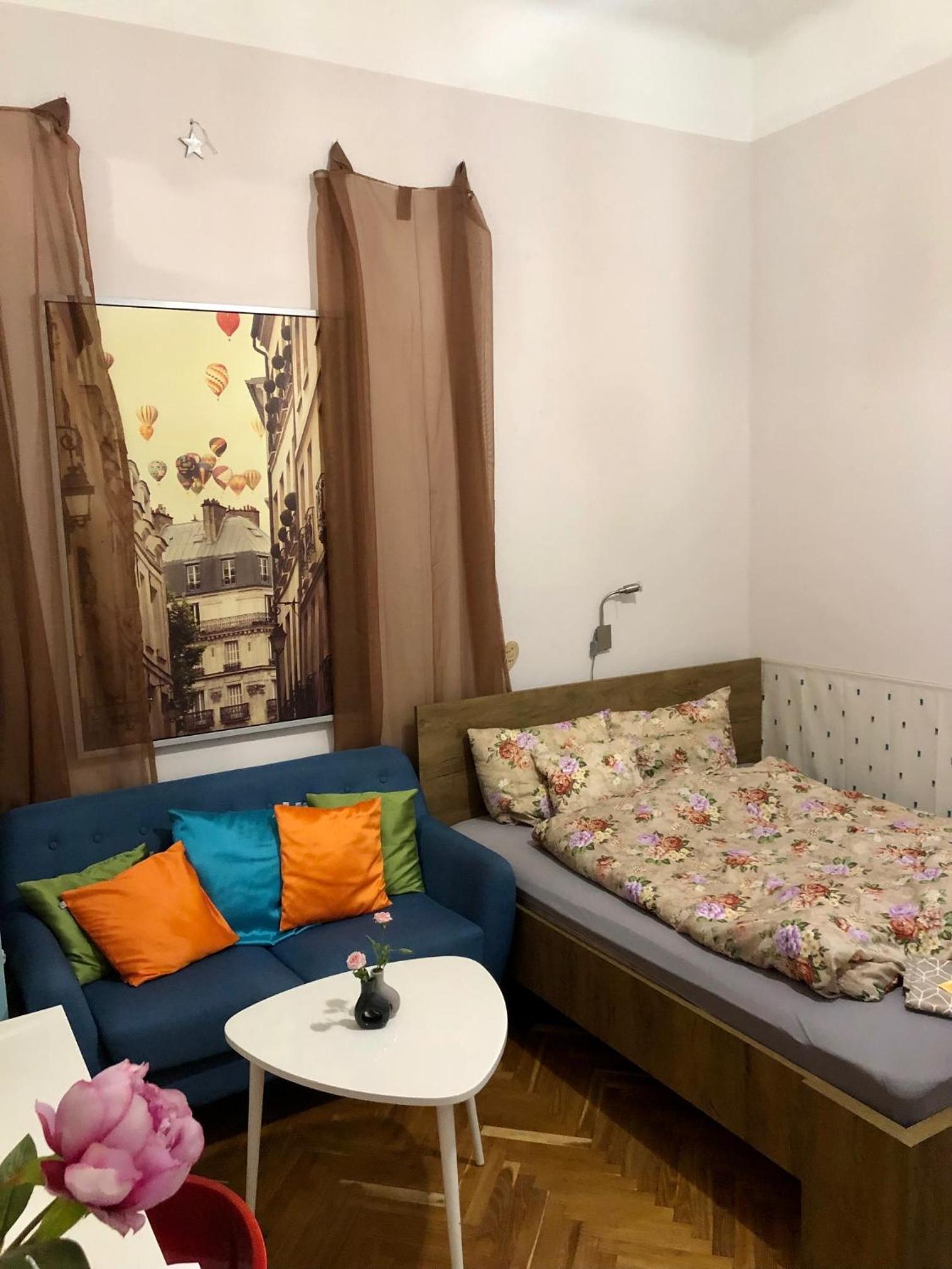 Studio Apartment - Photo 23