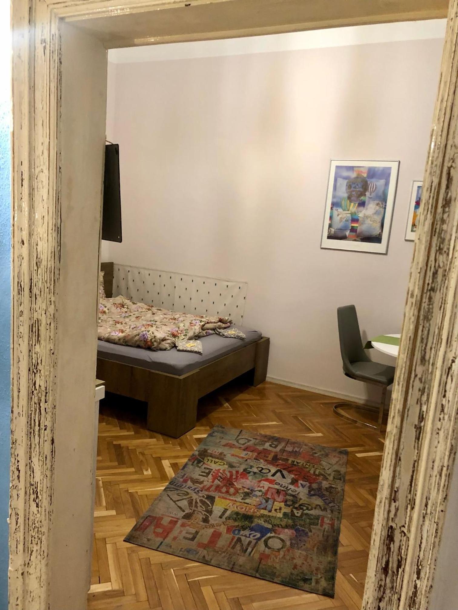 Studio Apartment - Photo 31