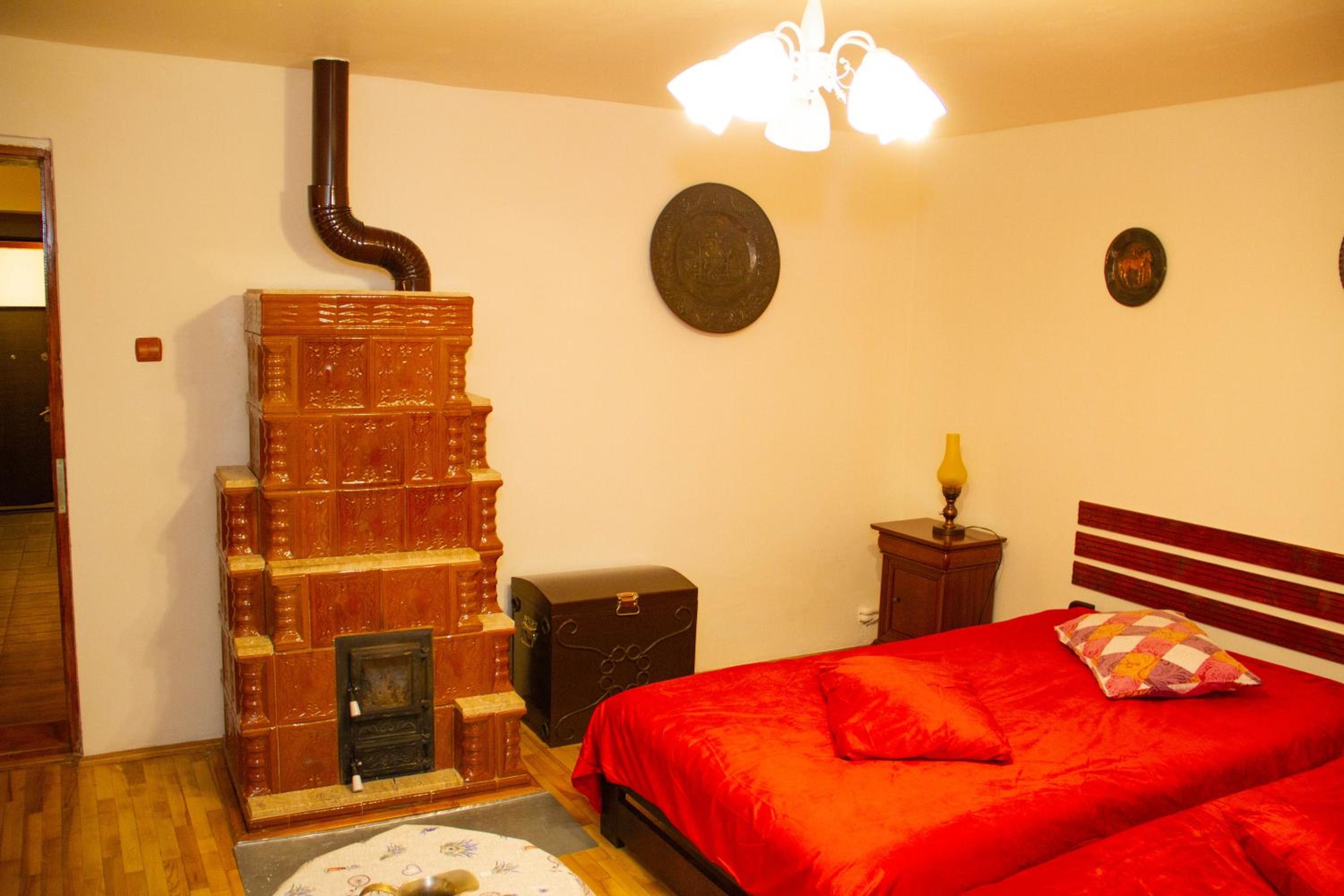 Large Double Room - Photo 2