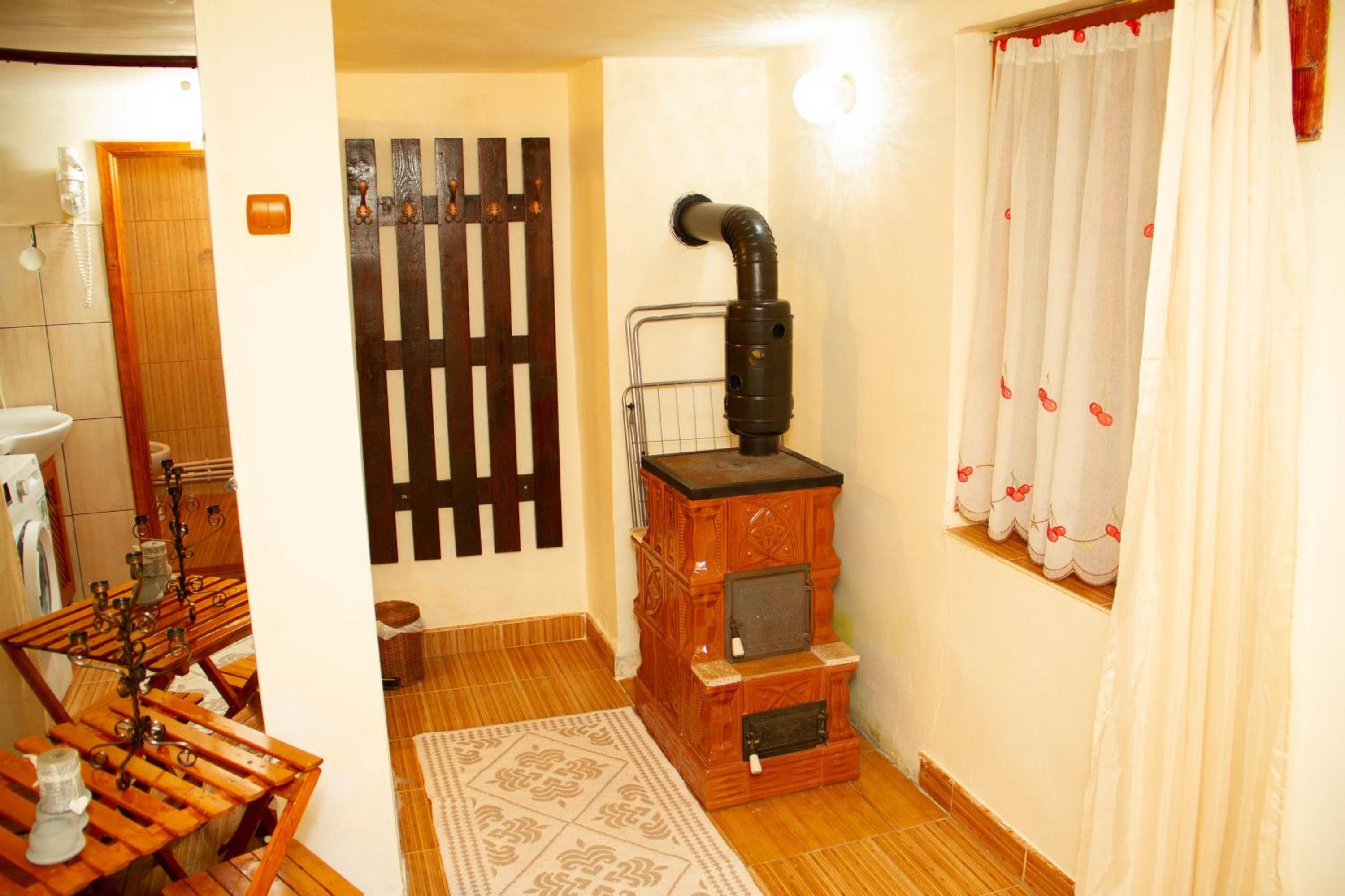 Large Double Room - Photo 18