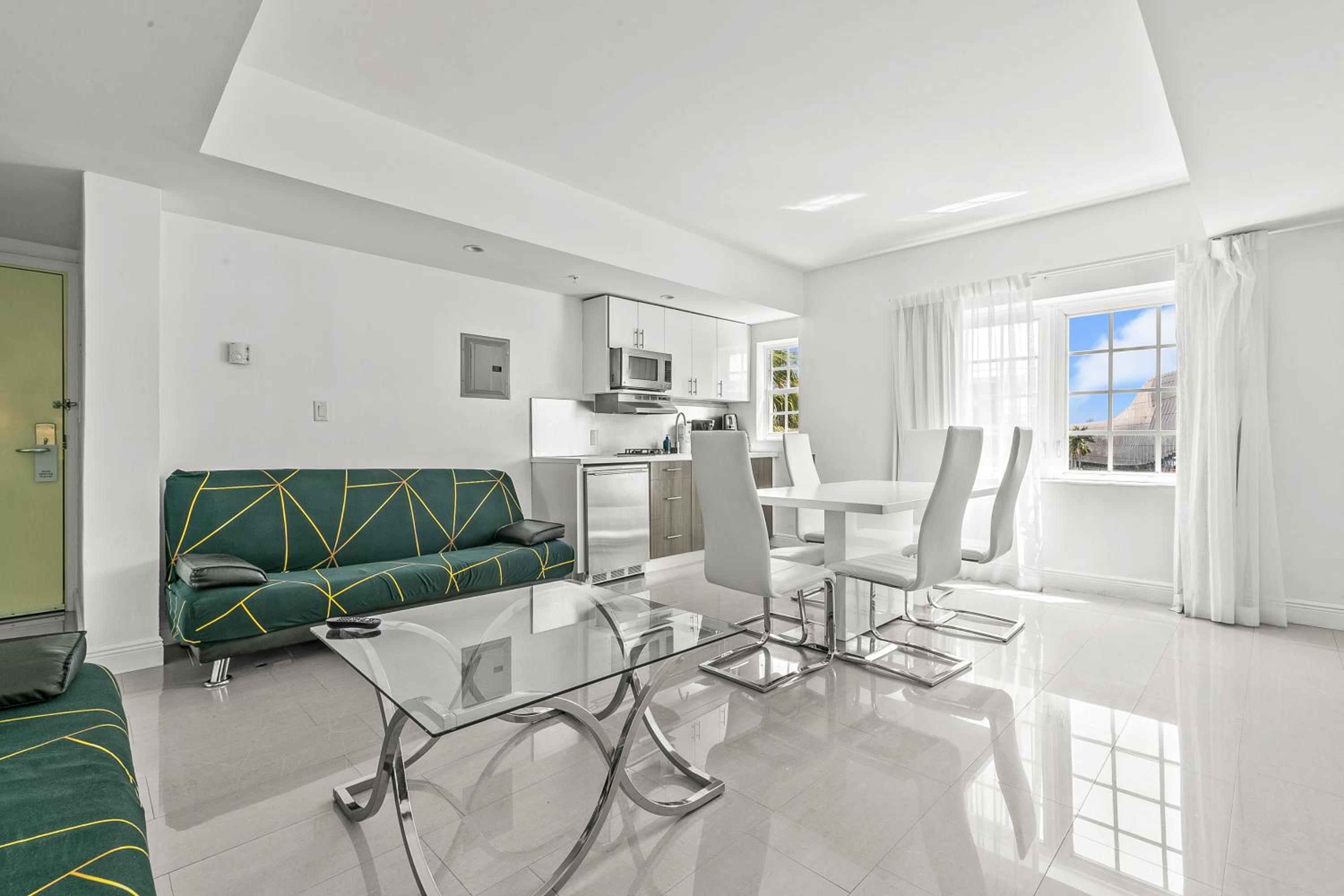 Premium Corner One-Bedroom Suite with Kitchen