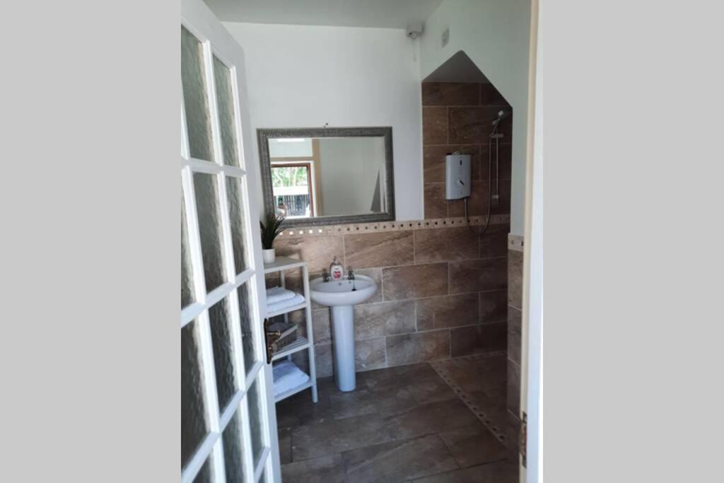 One-Bedroom Apartment - Photo 25