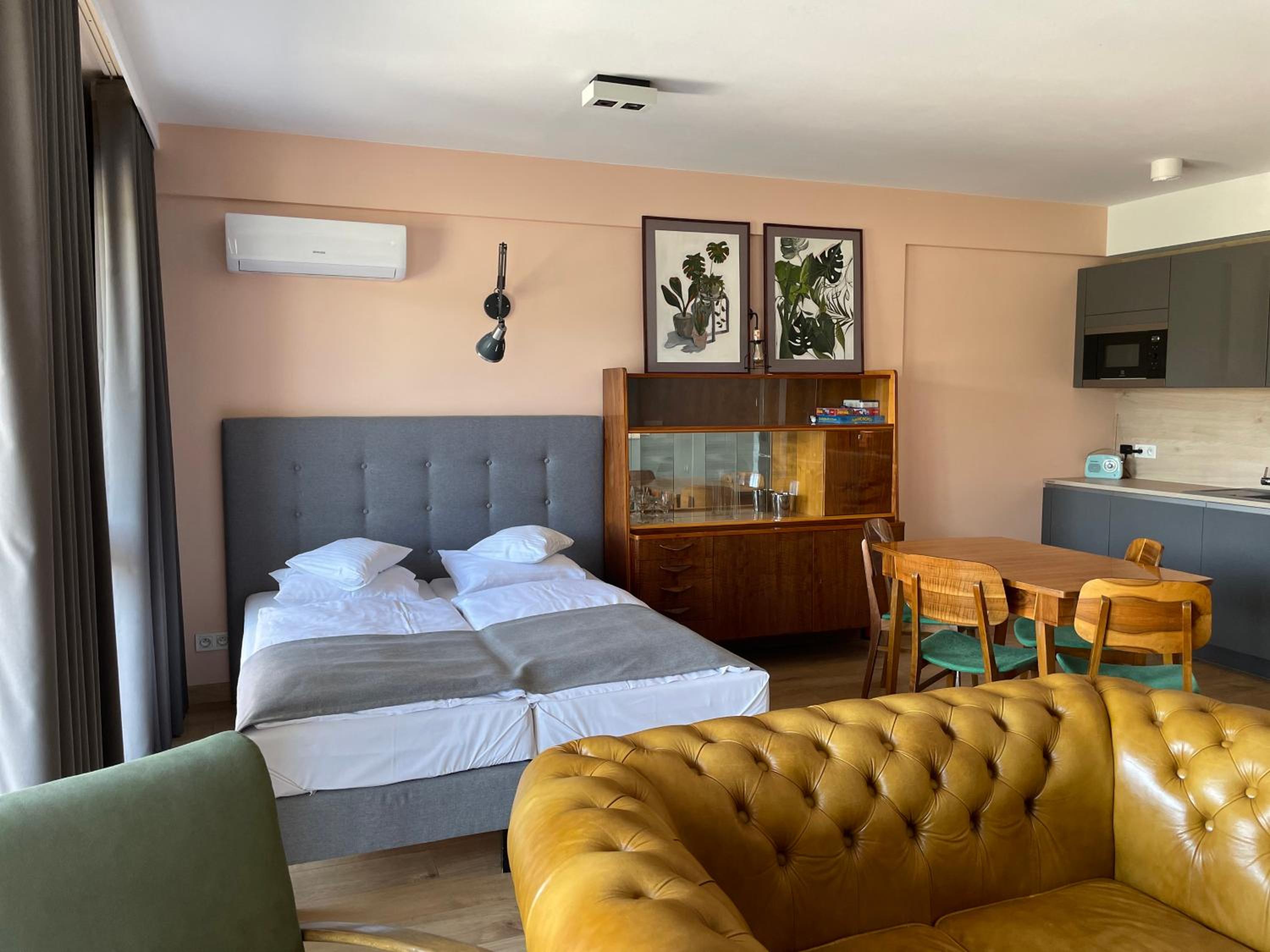 Deluxe Apartment - Photo 2