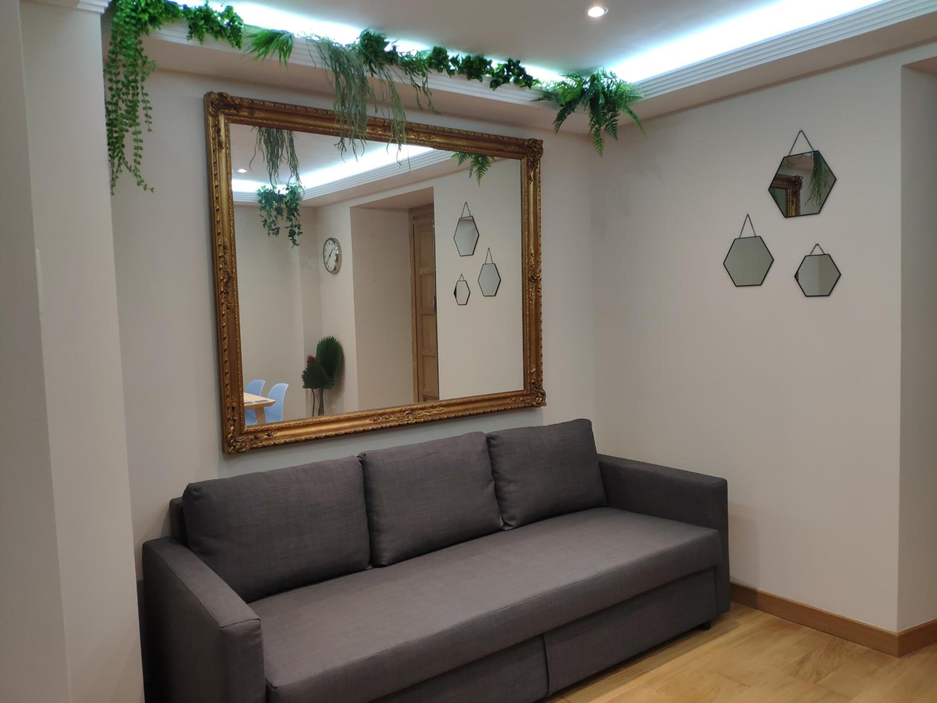 One-Bedroom Apartment - Photo 15