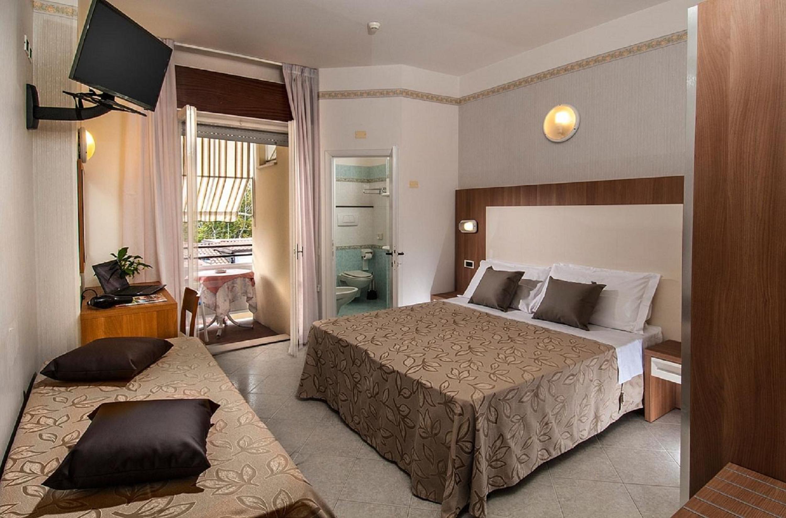 Basic Triple Room photo 3