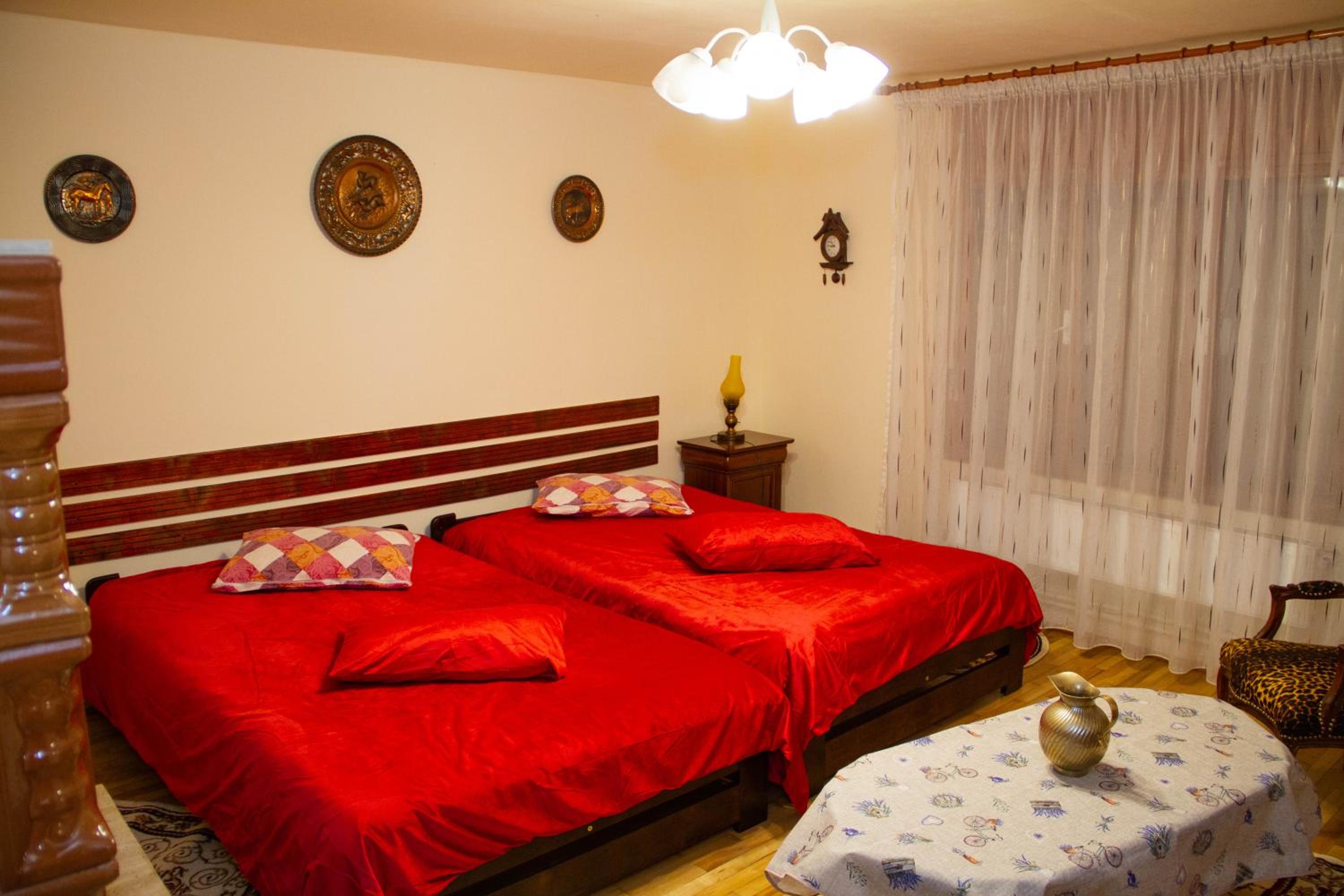 Large Double Room - Photo 4