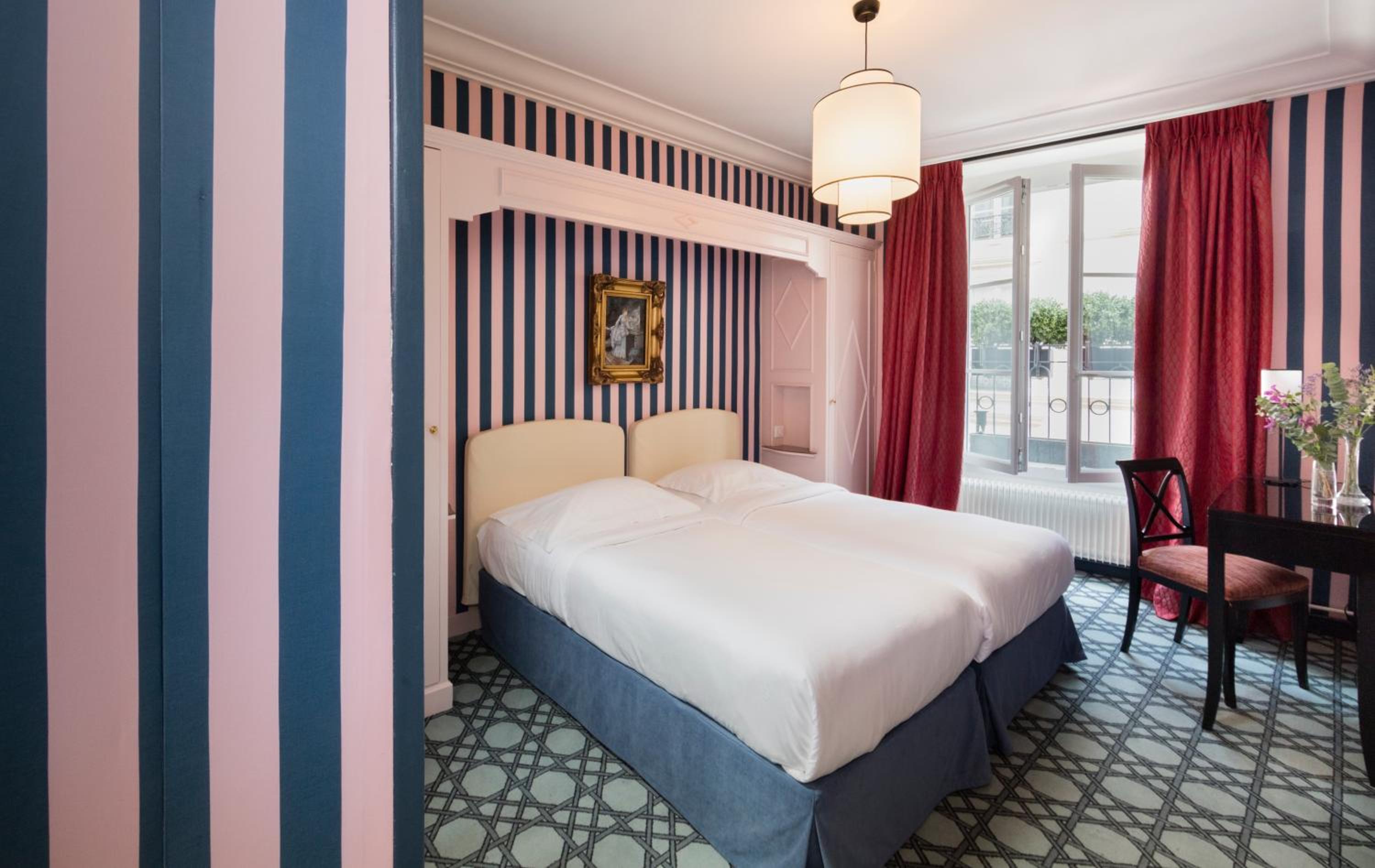 Superior Double or Twin Room thumbnail 6