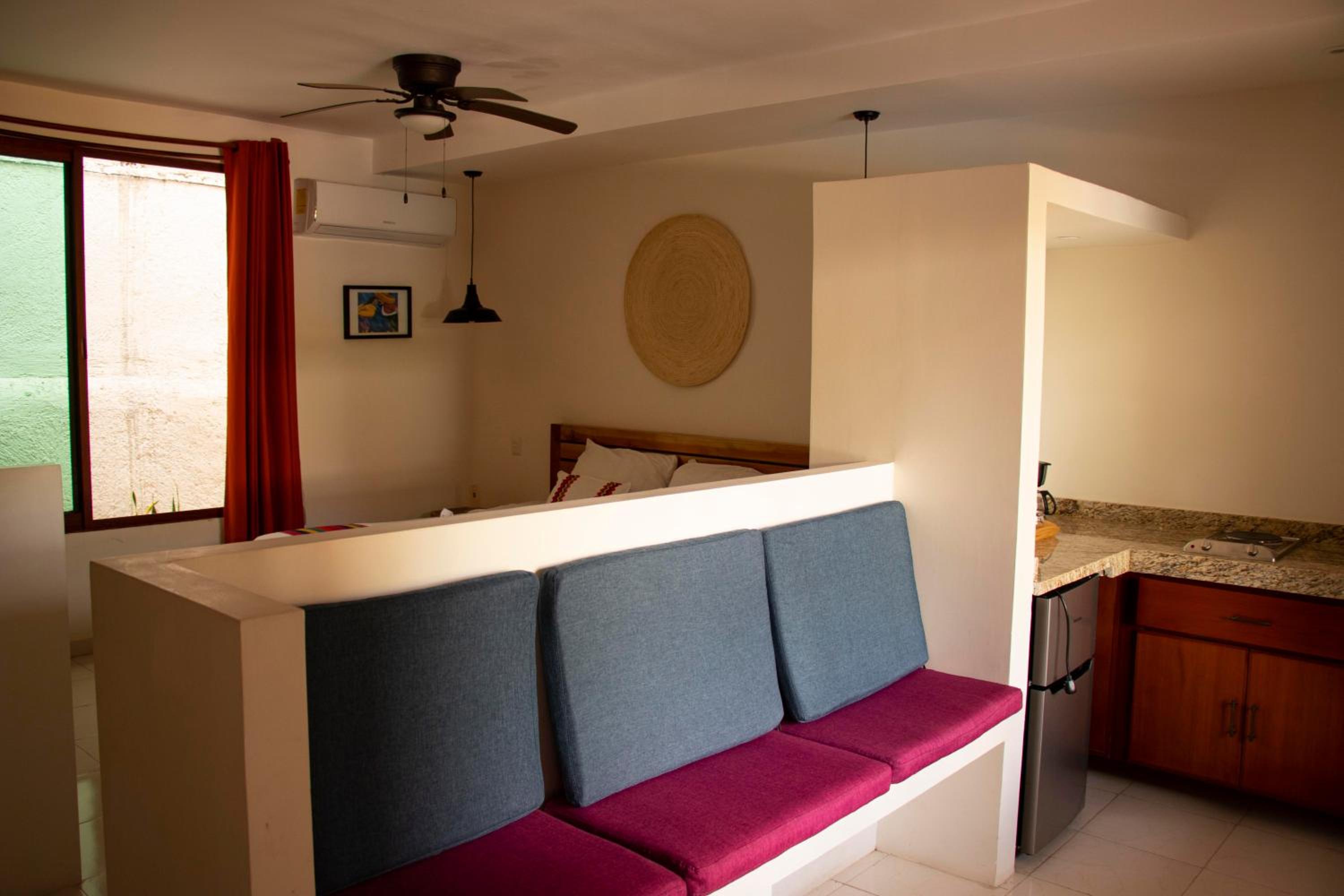 Suite Lit King-Size - Vue sur Piscine