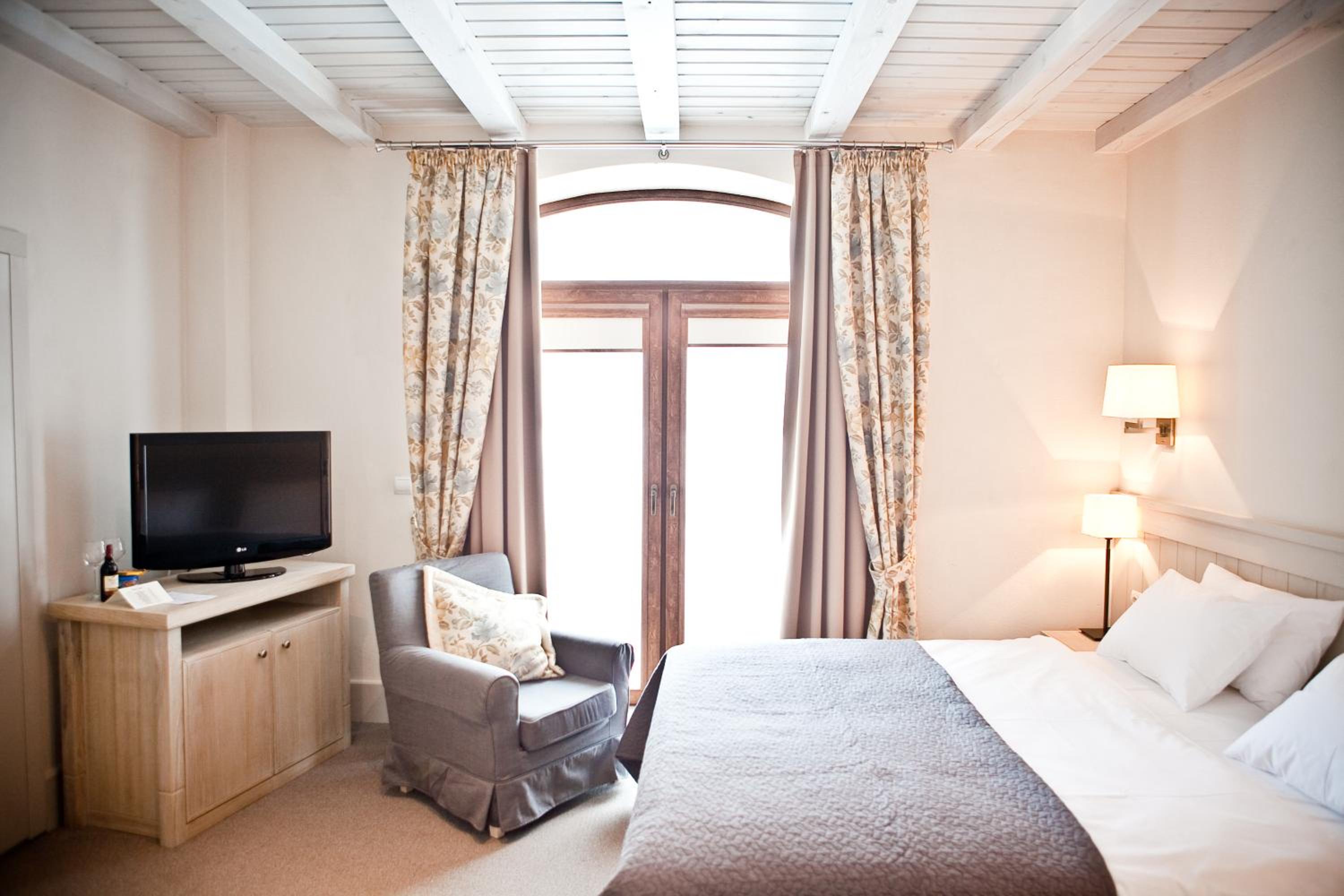 Superior Double or Twin Room - Photo 7