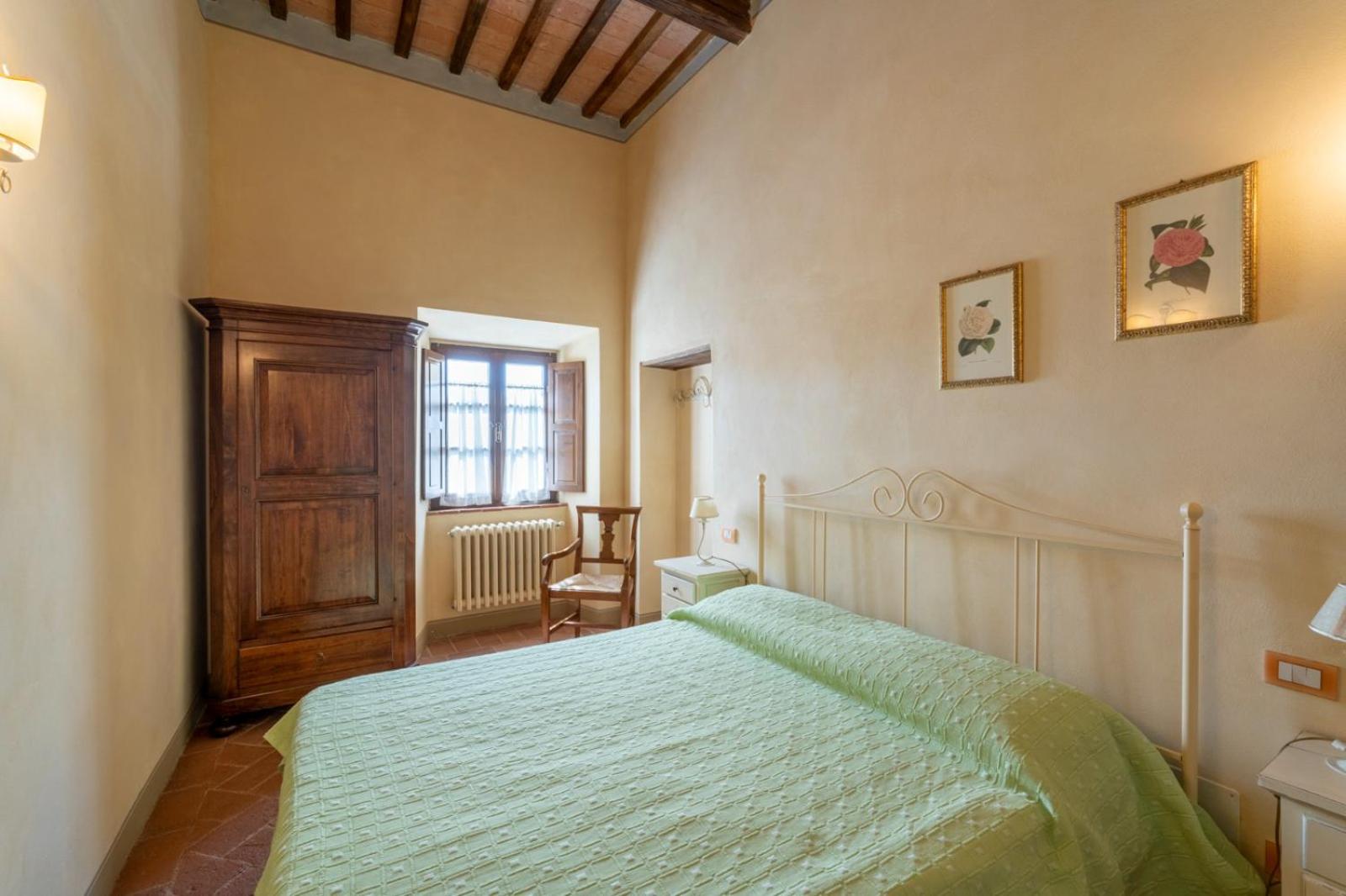 One-Bedroom Apartment - Photo 1