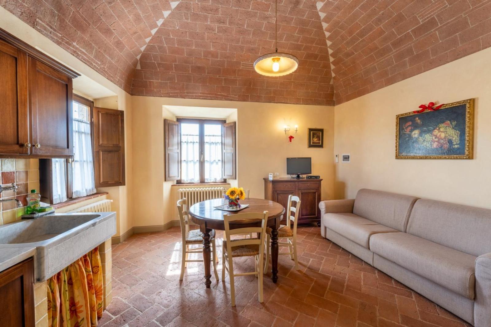 One-Bedroom Apartment - Photo 6