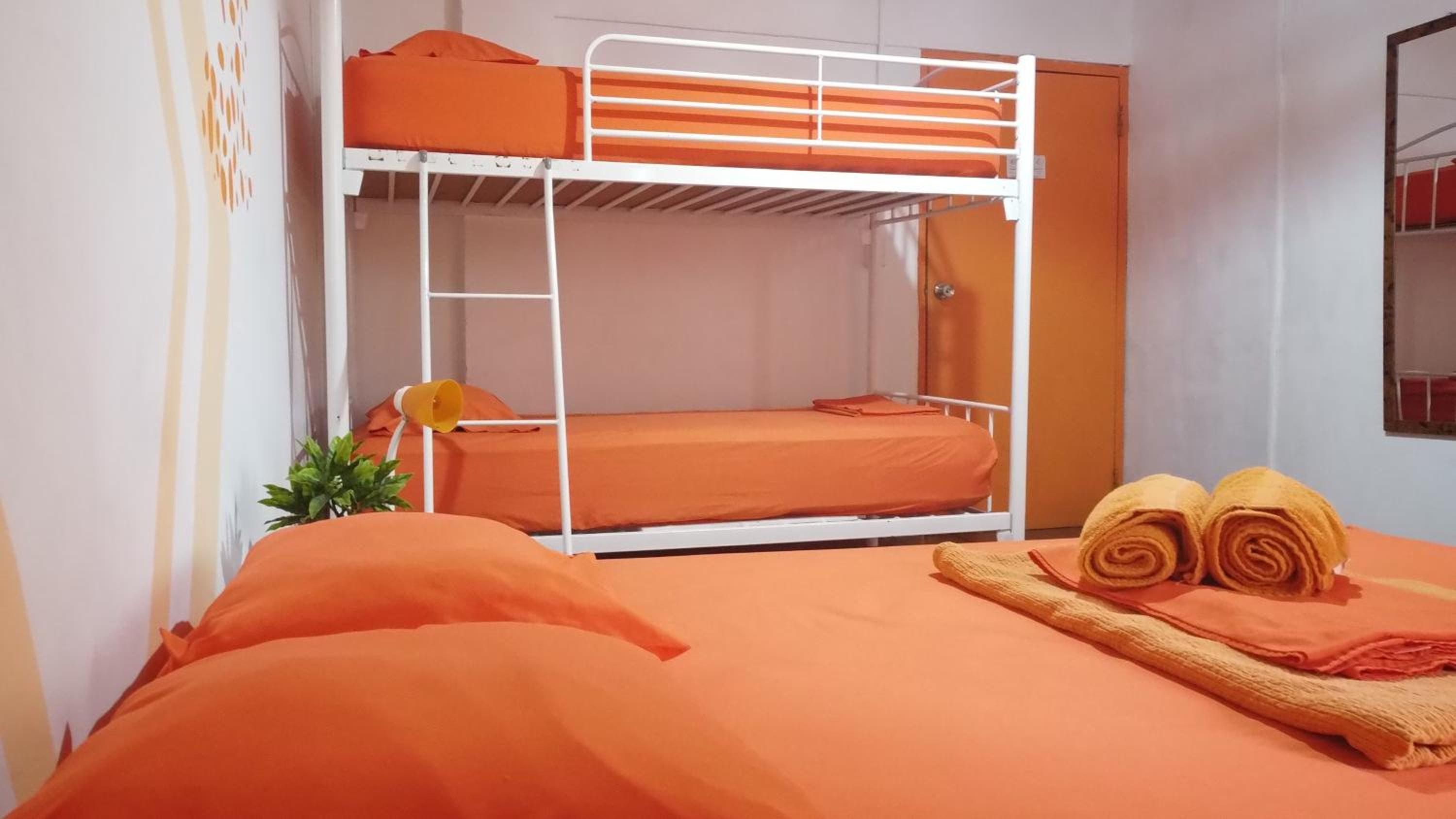 Quadruple Room with Shared Bathroom photo 3