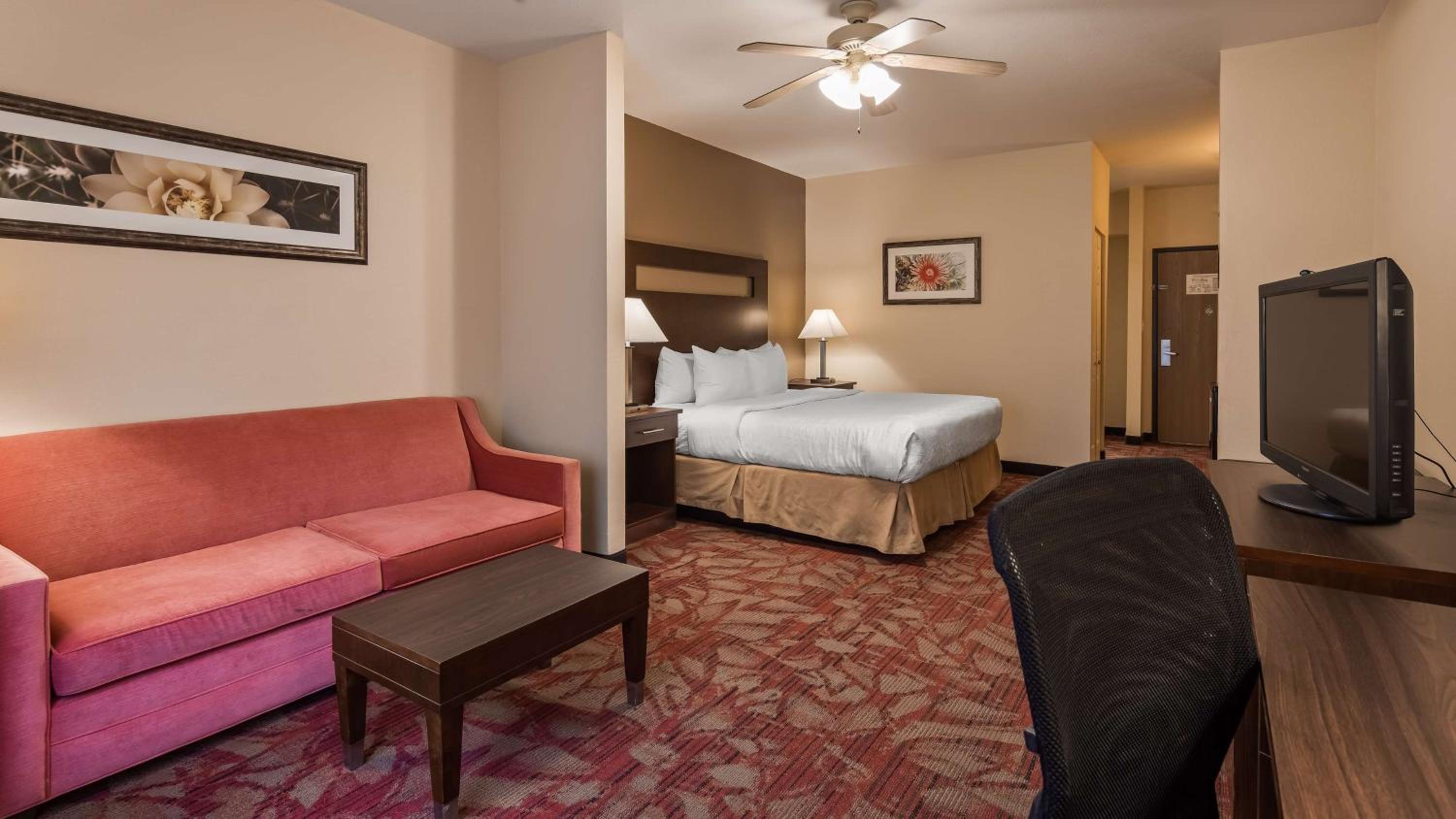 Large King Room - Non-Smoking - Photo 3