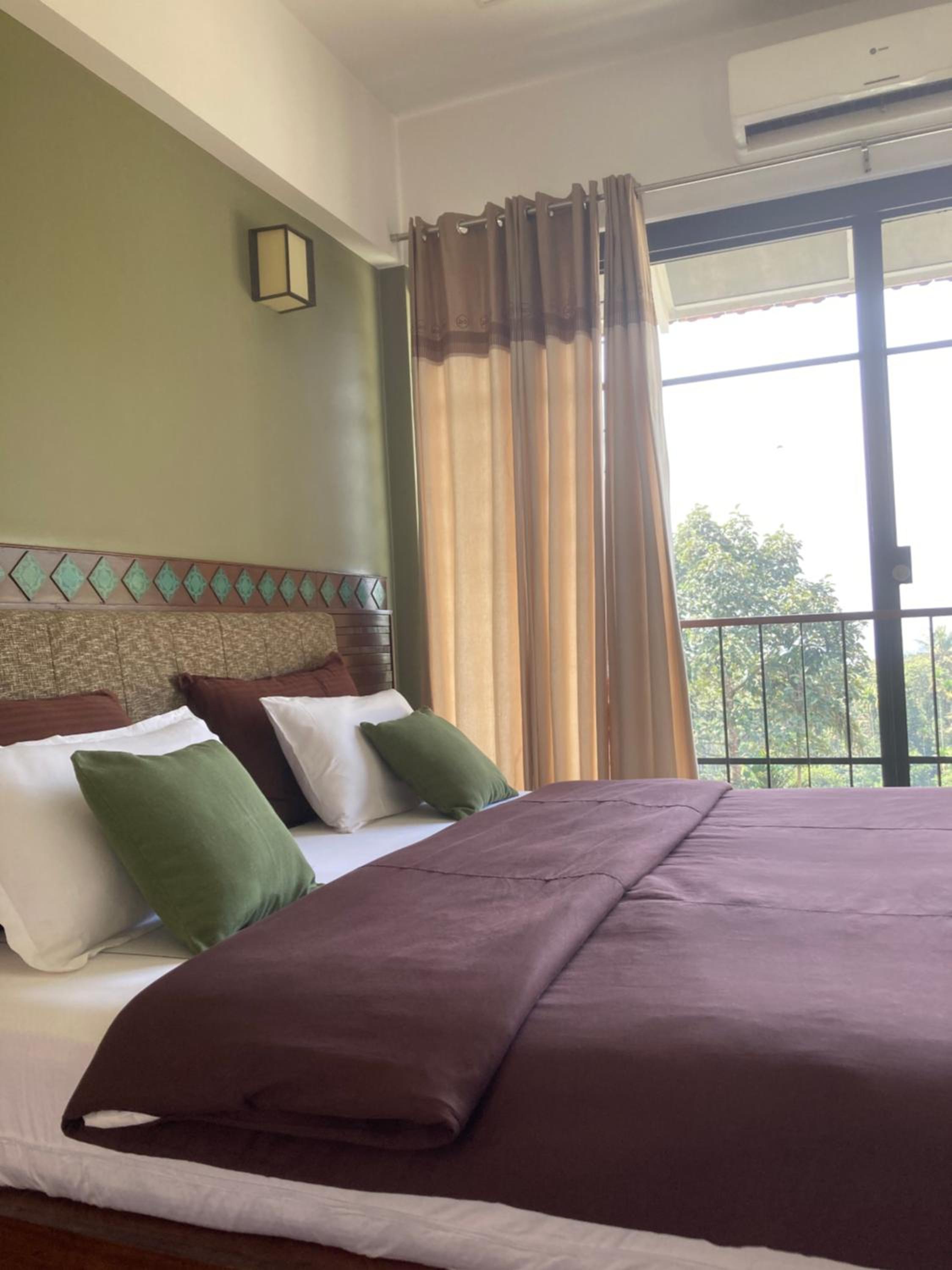 Standard Twin Room with Mountain View photo 2