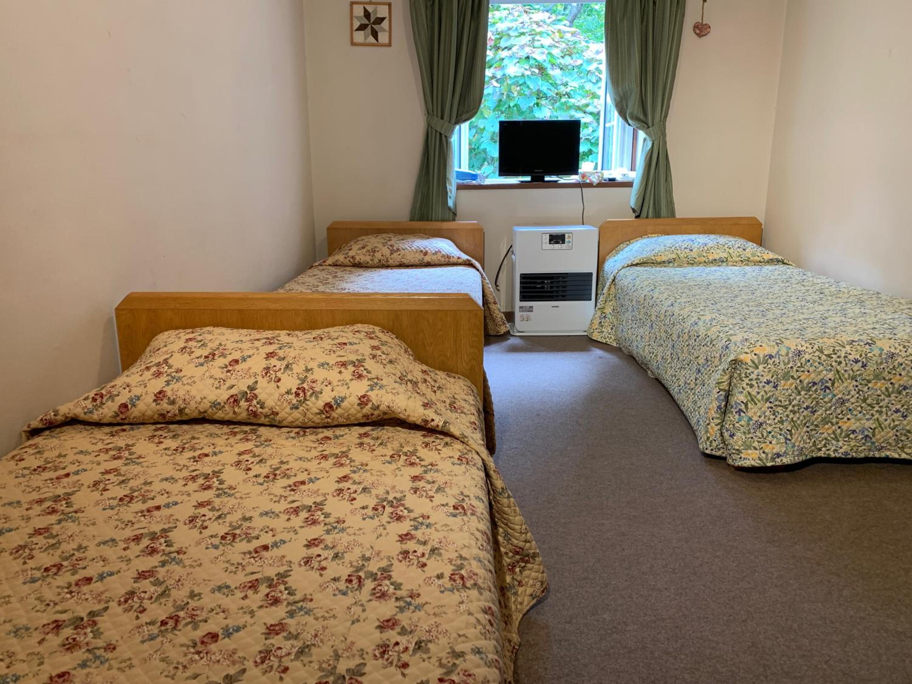 Triple Room with Bathroom photo 1