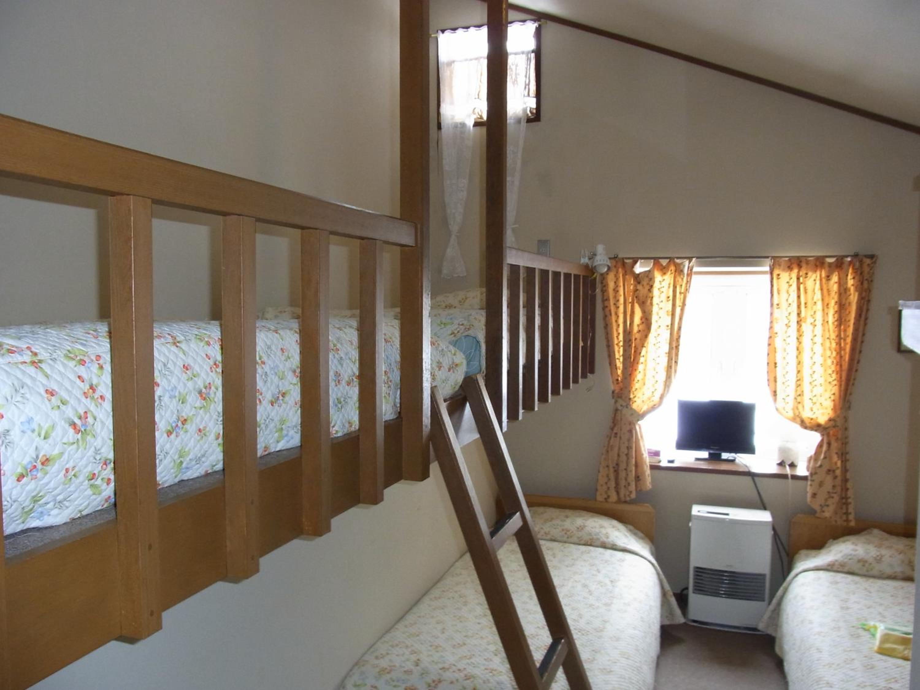 quadruple room with toilet photo 3