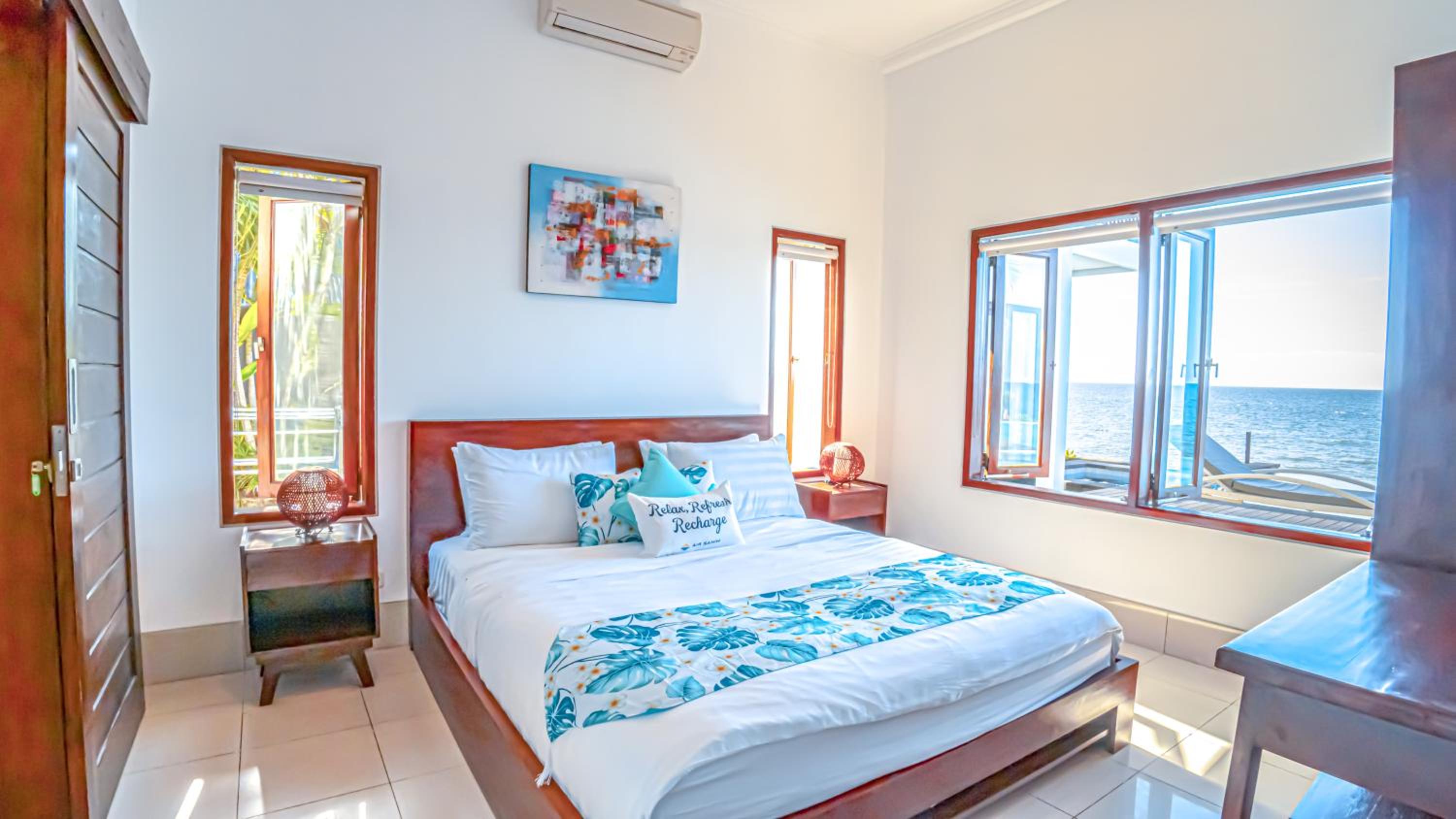 Villa - Beach Front photo 1
