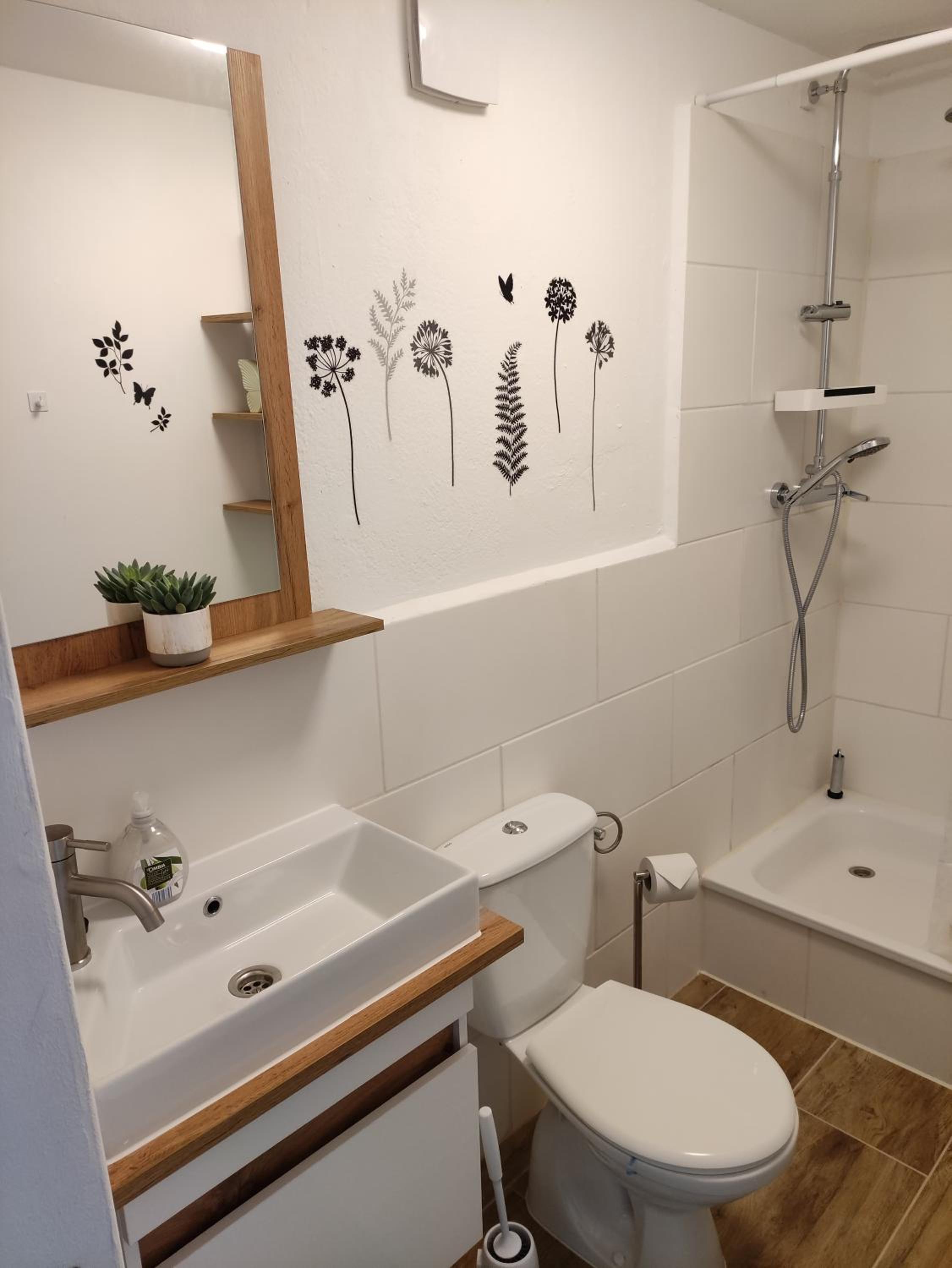 One-Bedroom Apartment - Photo 24