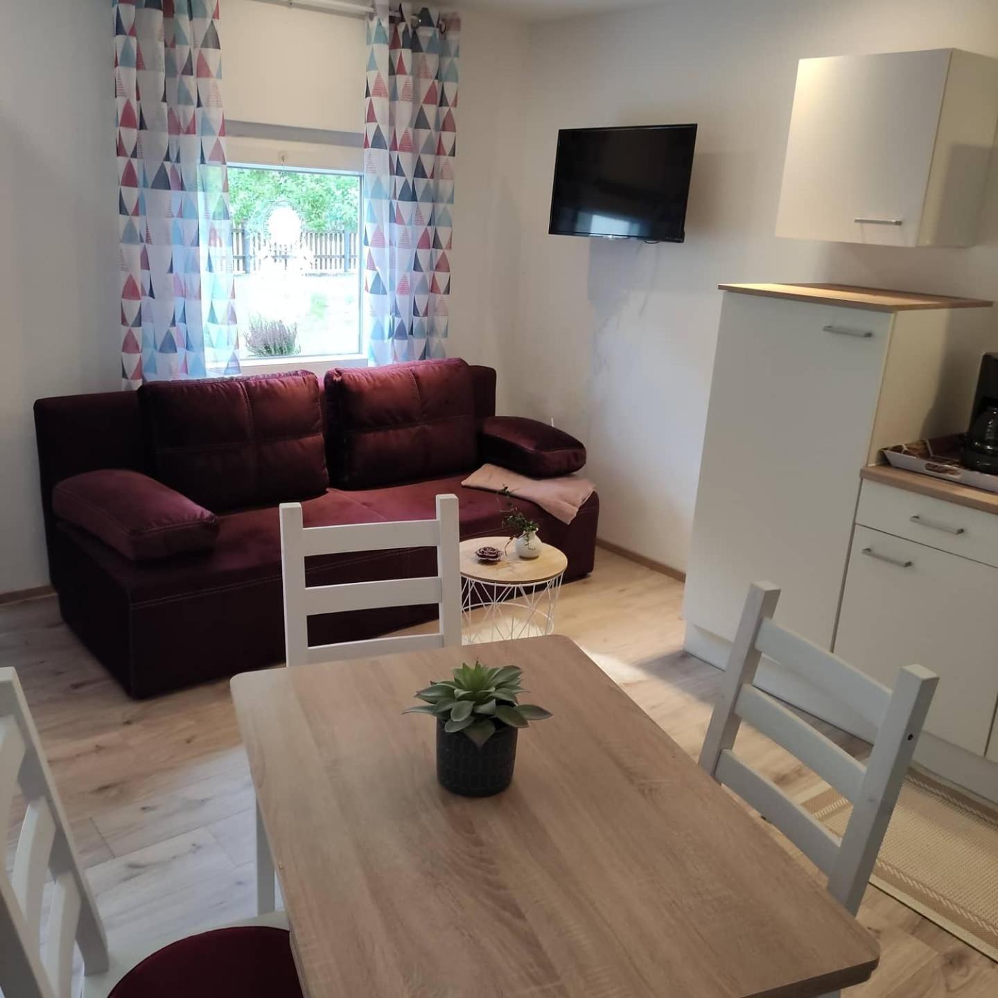 One-Bedroom Apartment - Photo 6