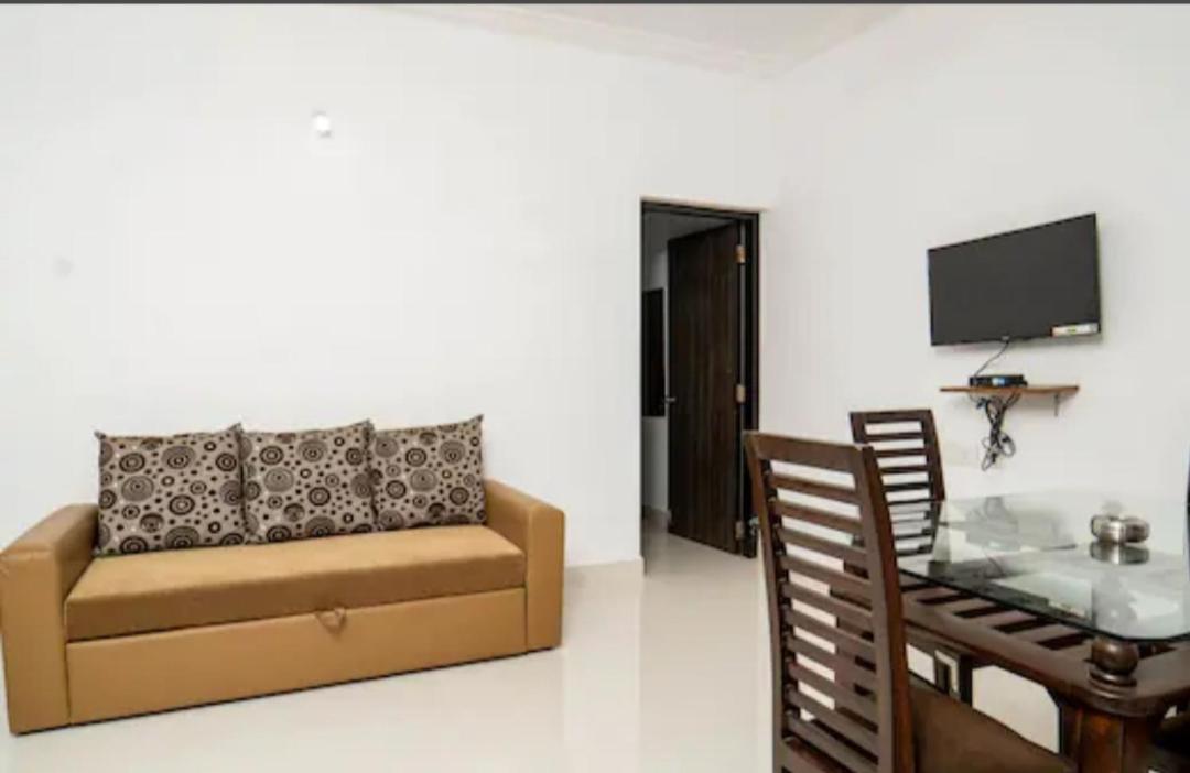 One-Bedroom Apartment with Balcony