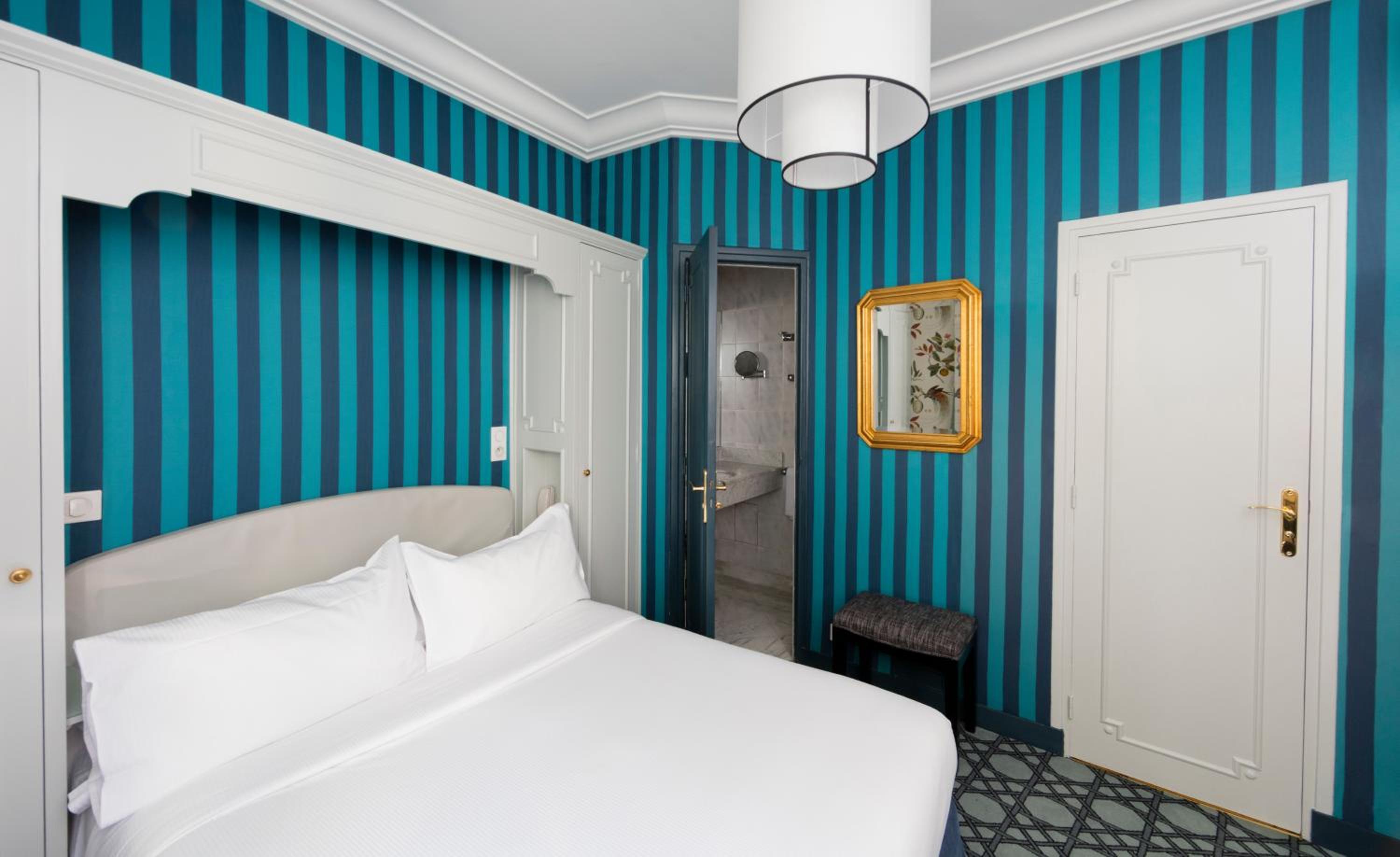 Two Connecting Double Rooms with Bath