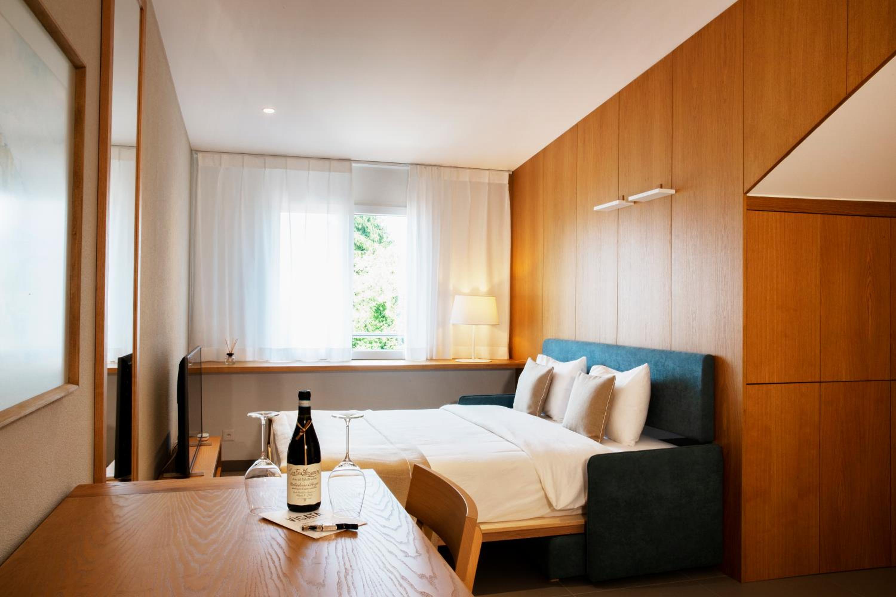 Standard Suite - Photo 4