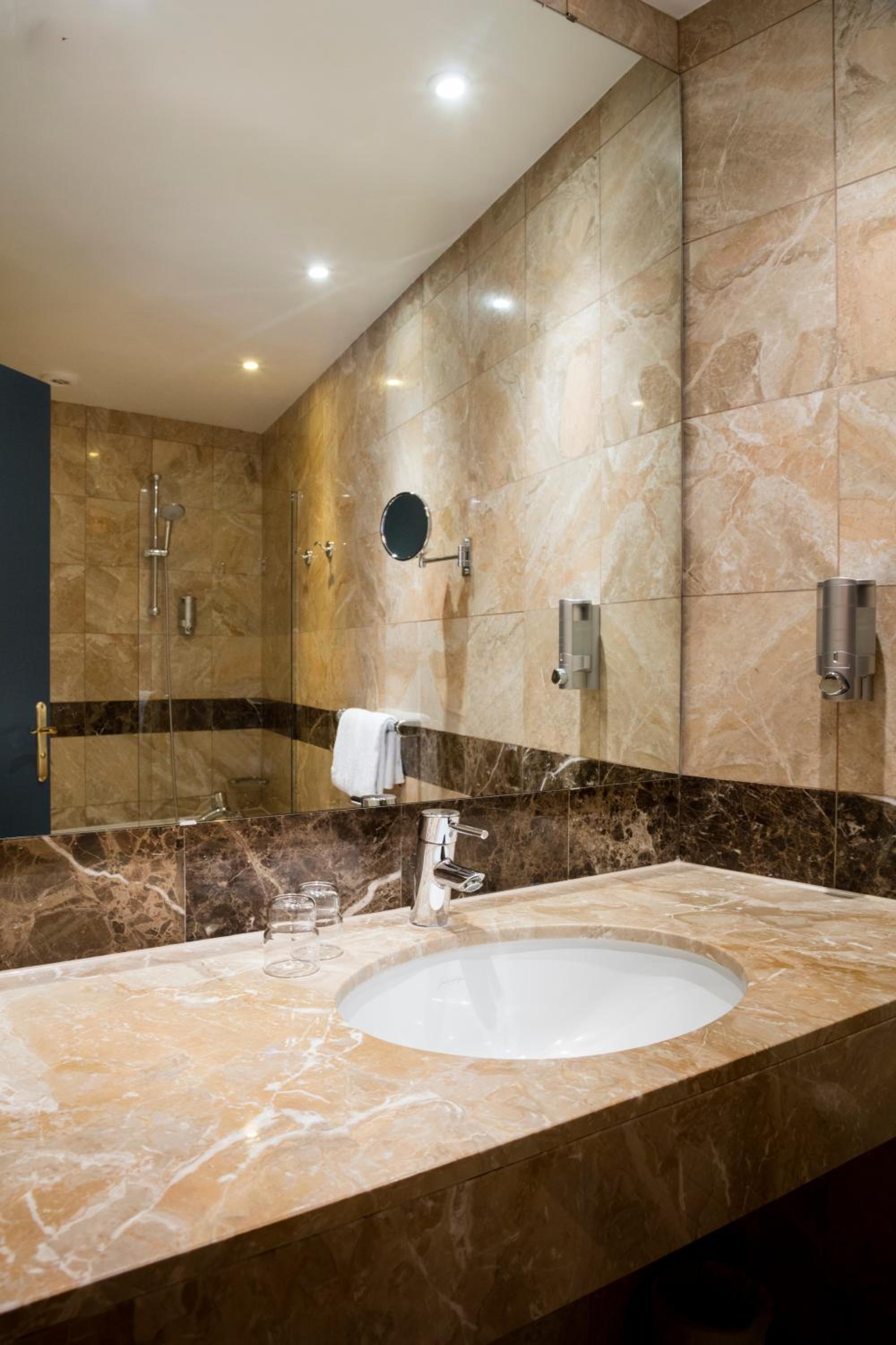 Classic Double Room with Bath