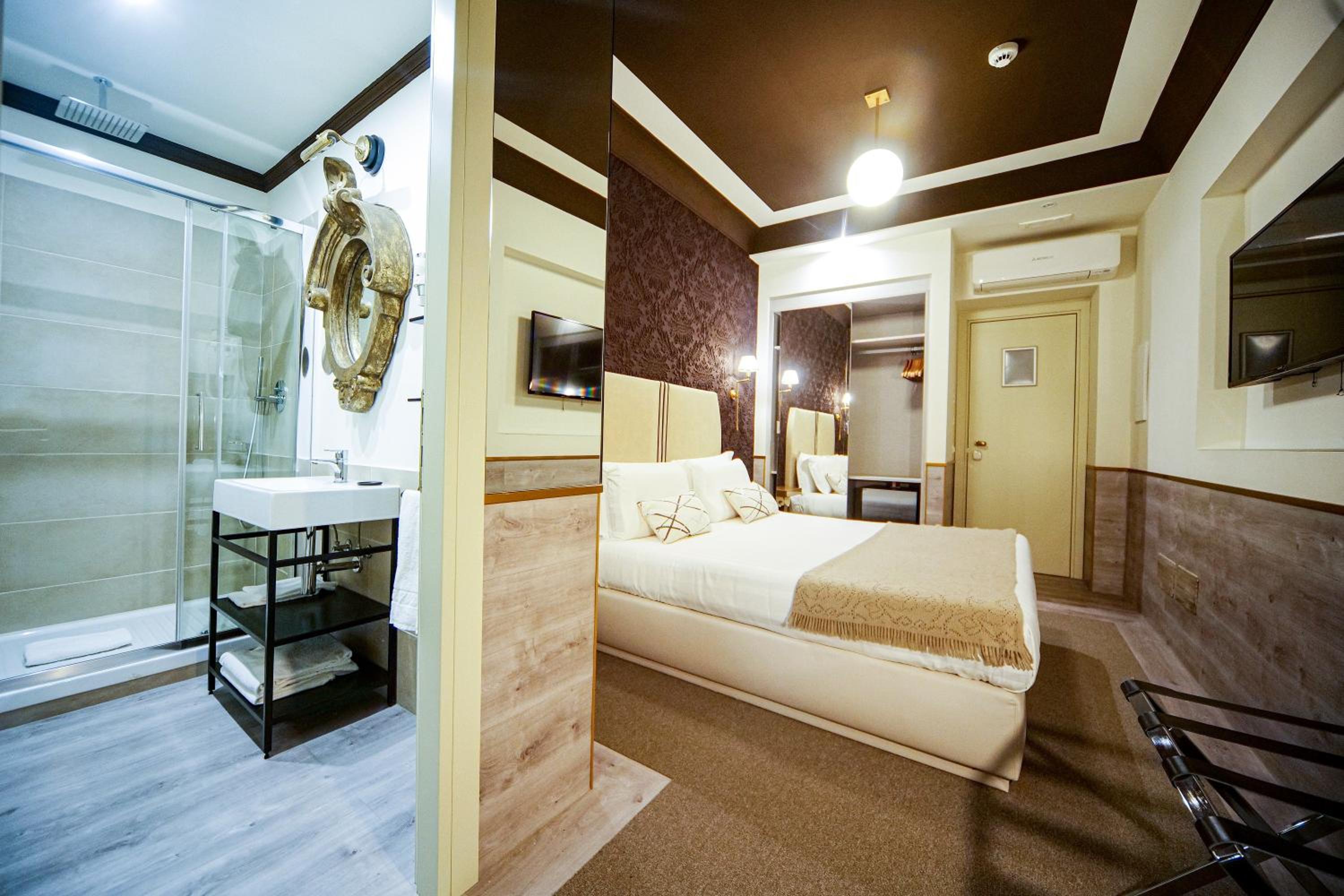 Standard Double Room photo 1