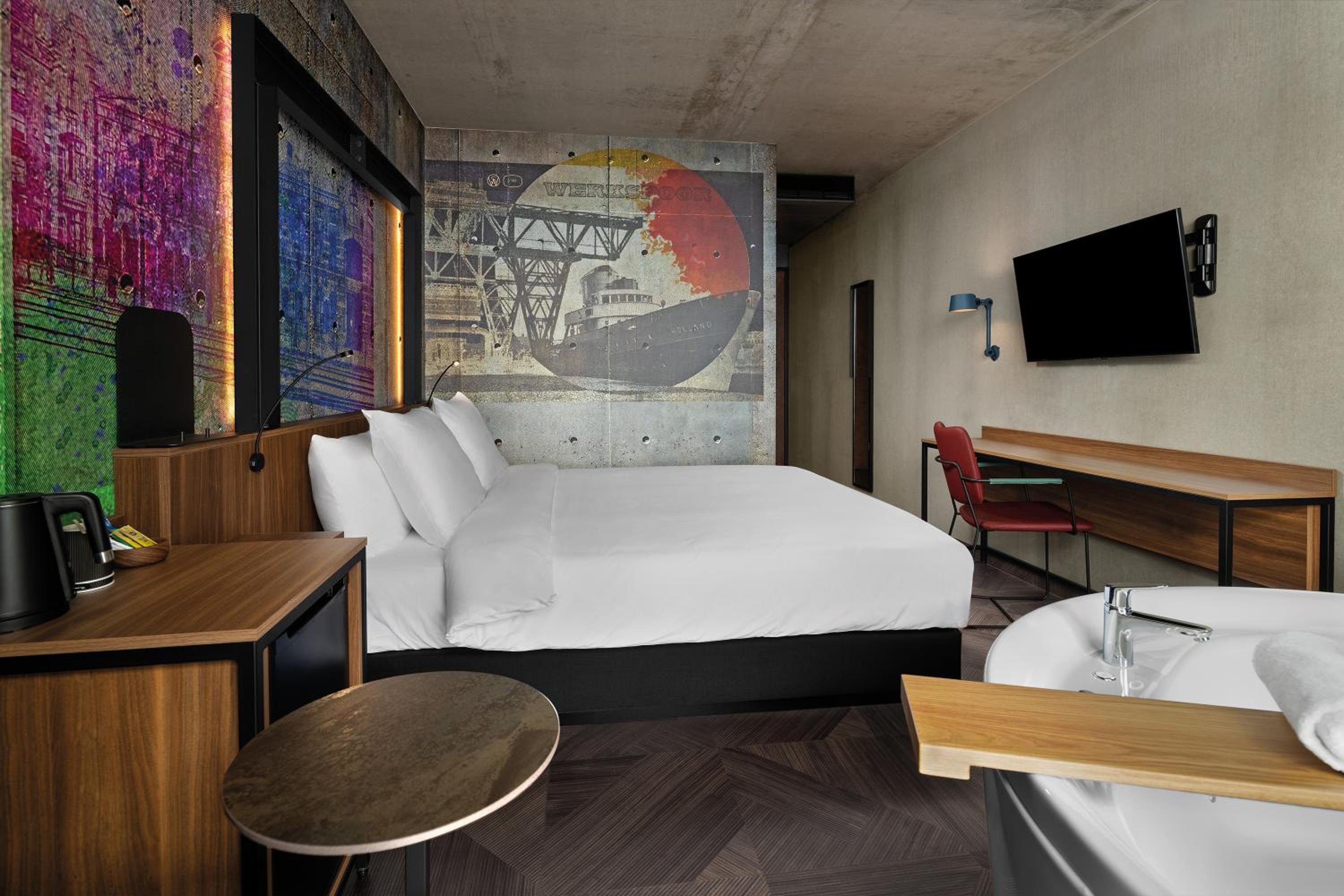Spa Room thumbnail 6
