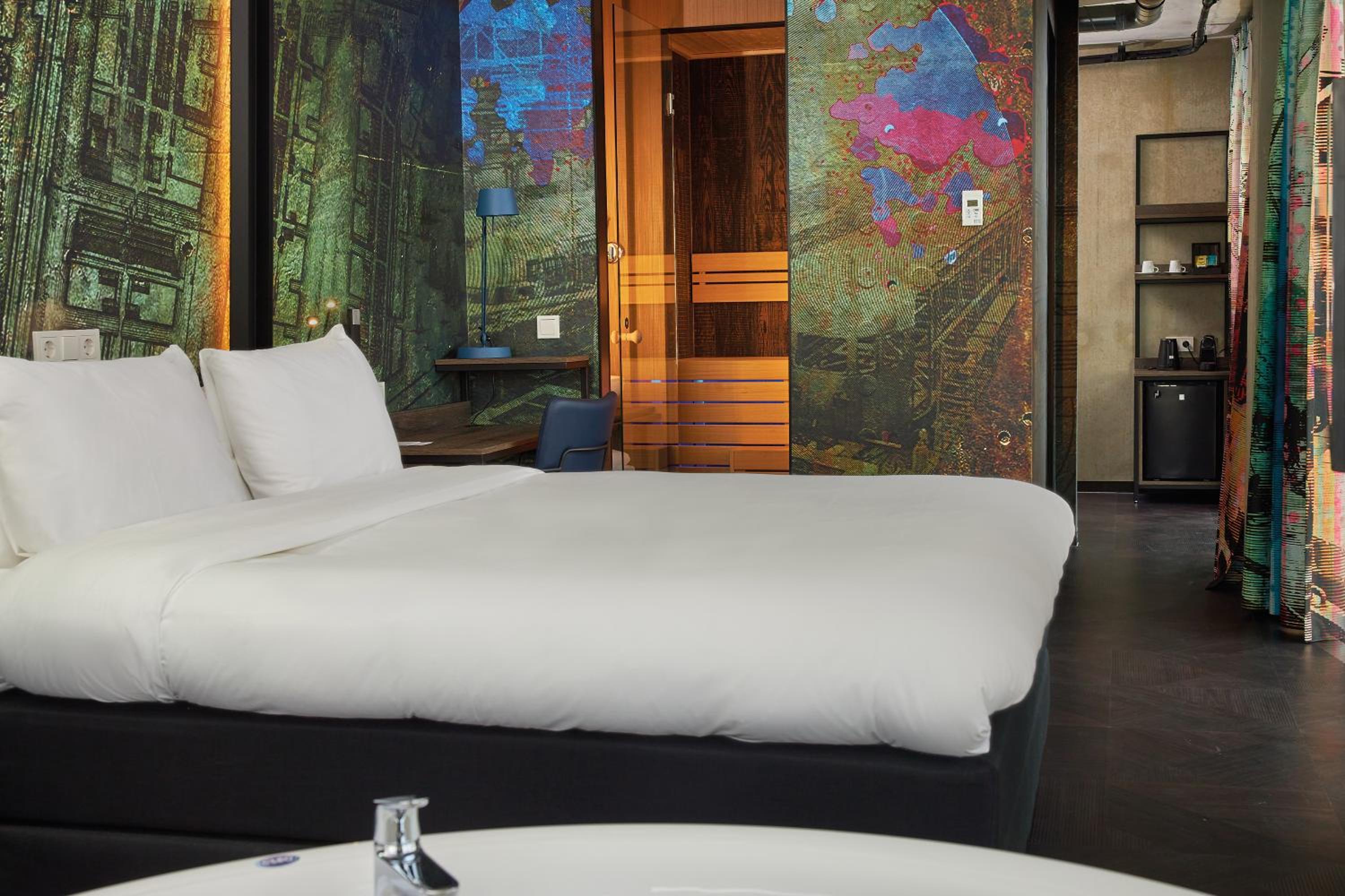 Wellness Suite with Sauna thumbnail 6