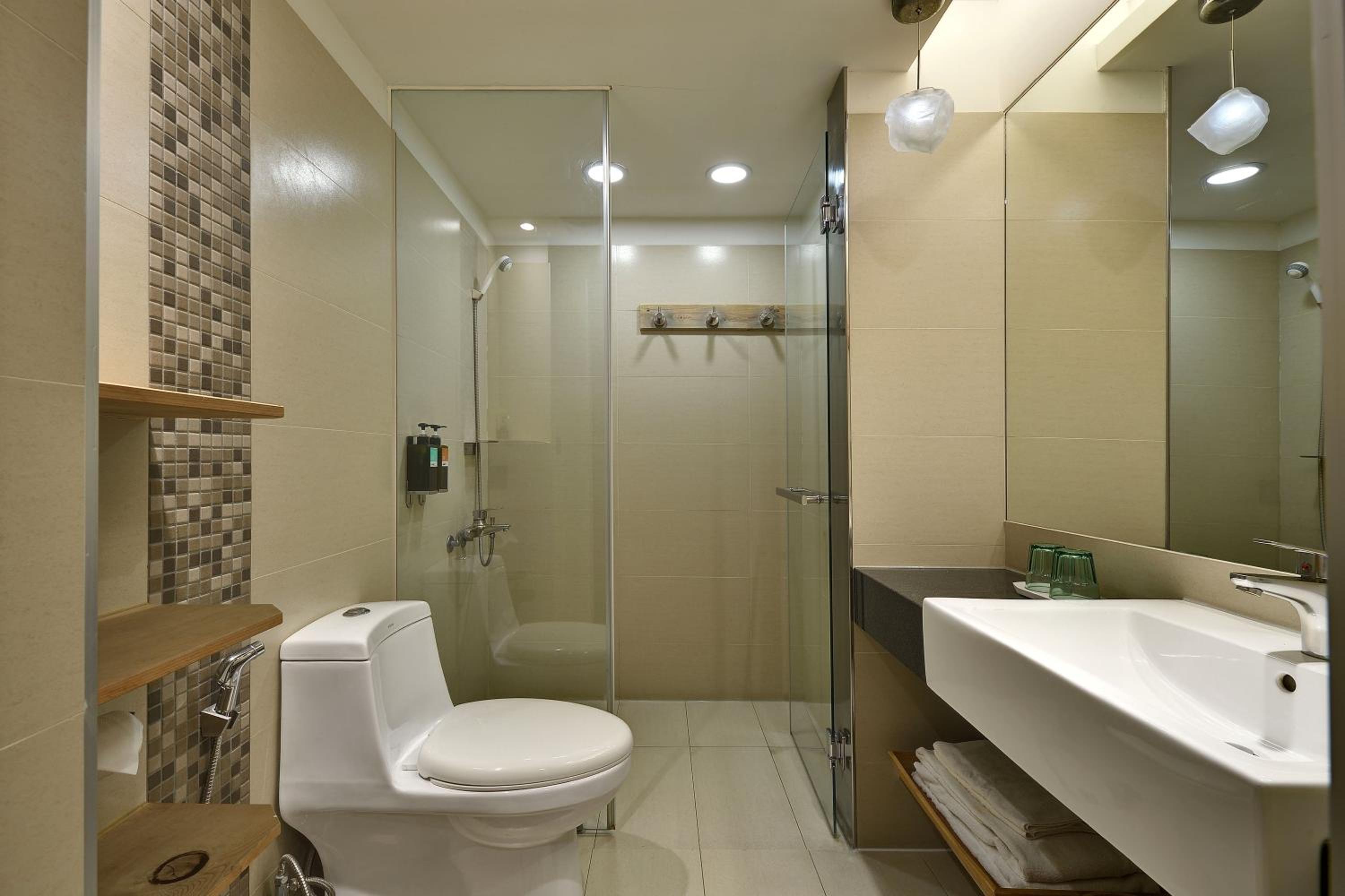 Double Room with Balcony - Photo 5