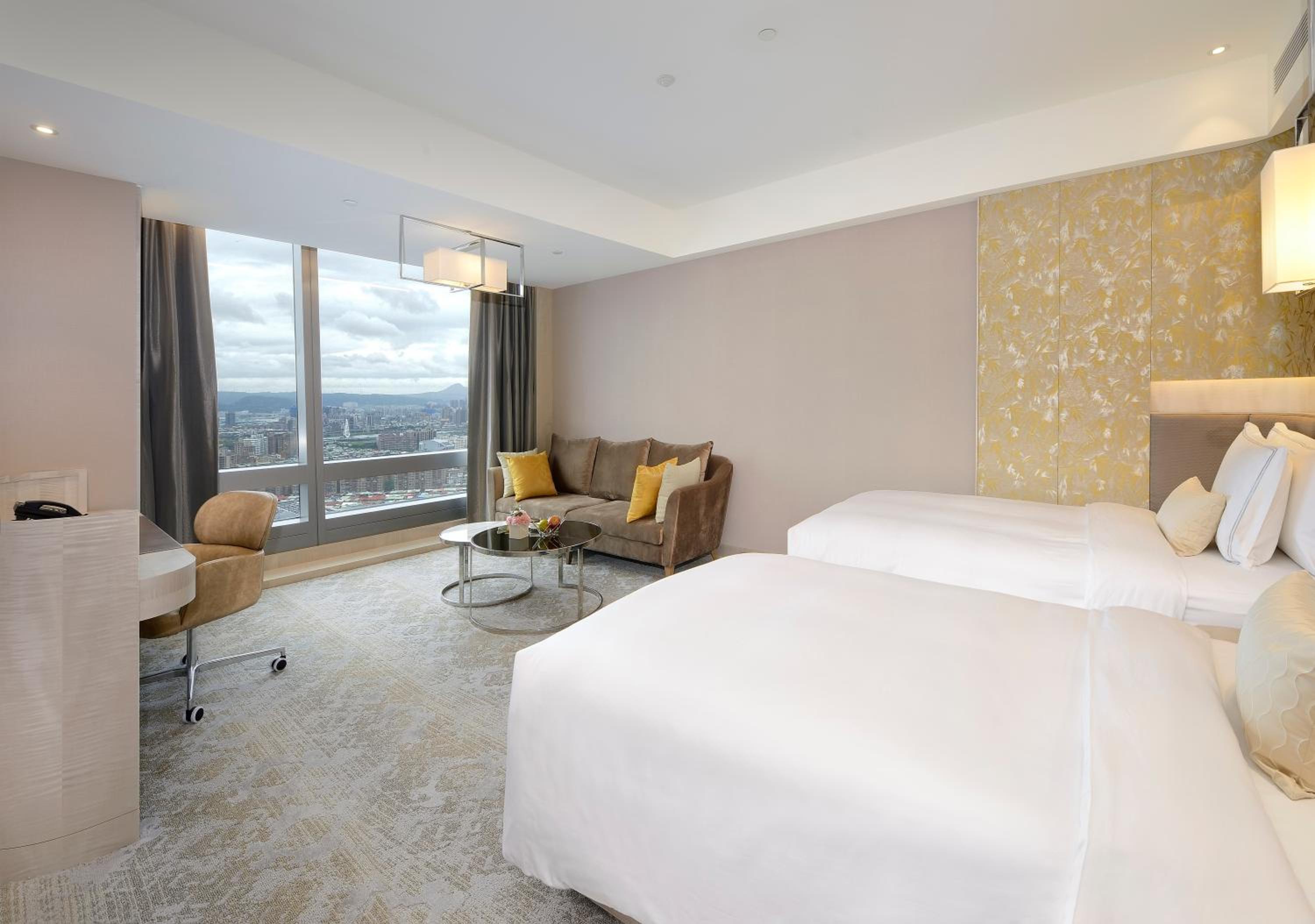 Prestige Twin Room - Photo 1