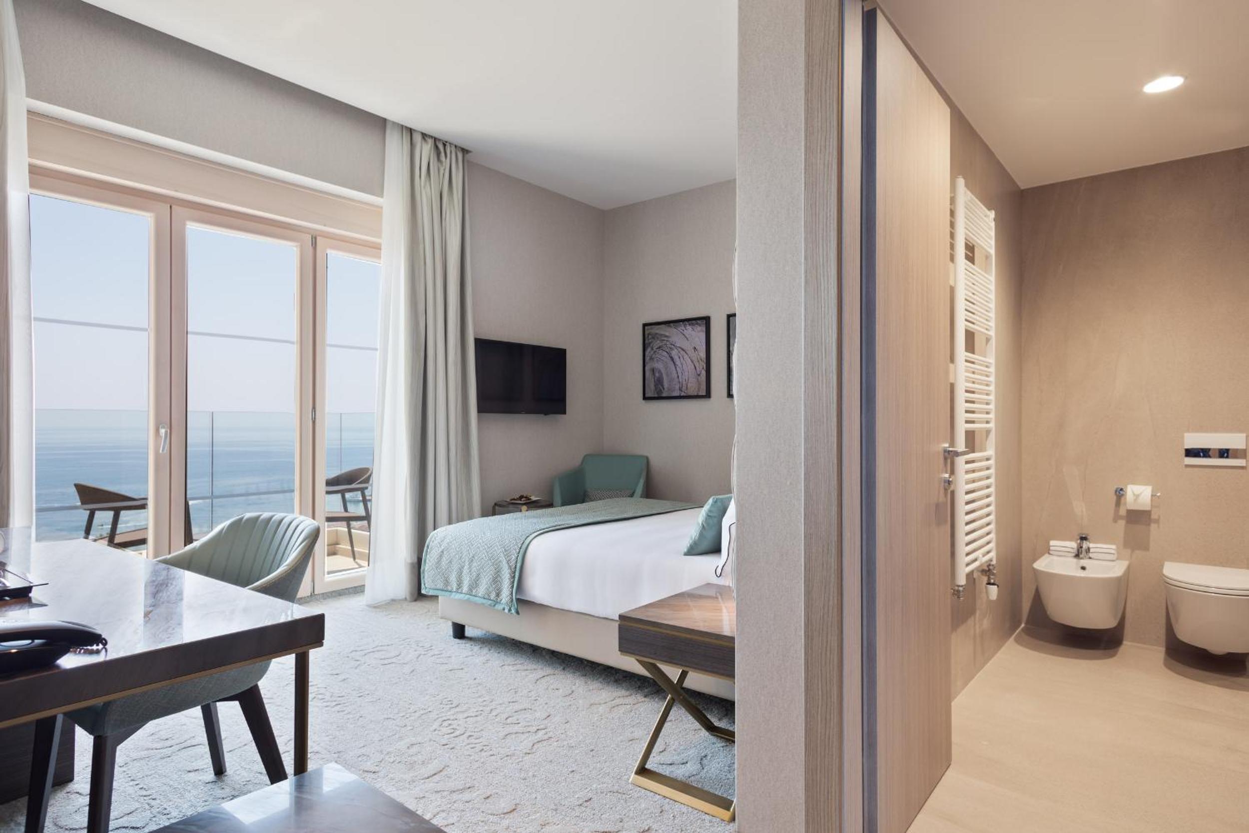 Special Offer - Free Upgrade to Deluxe Double Room with Balcony and Sea View