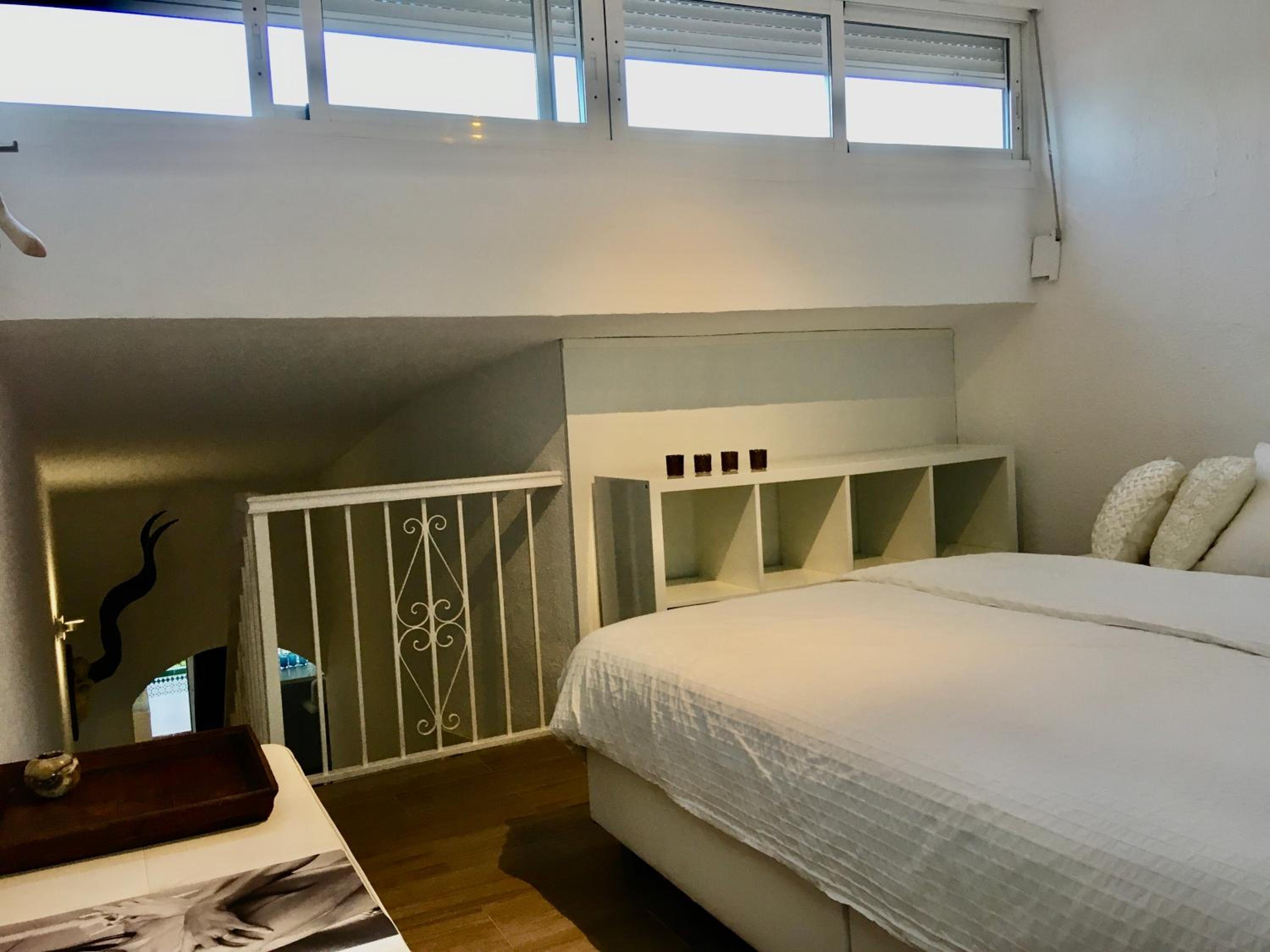 Apartamento con Balcón