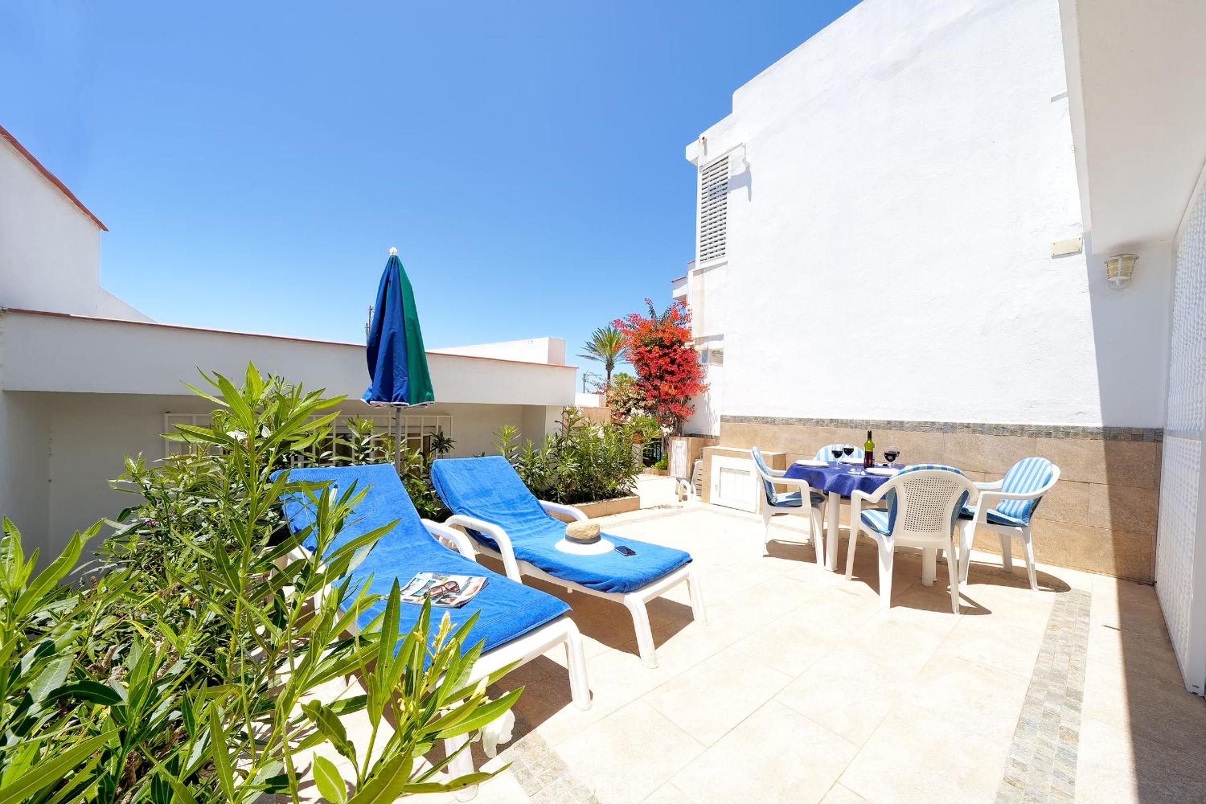 Apartment with Courtyard View photo 1