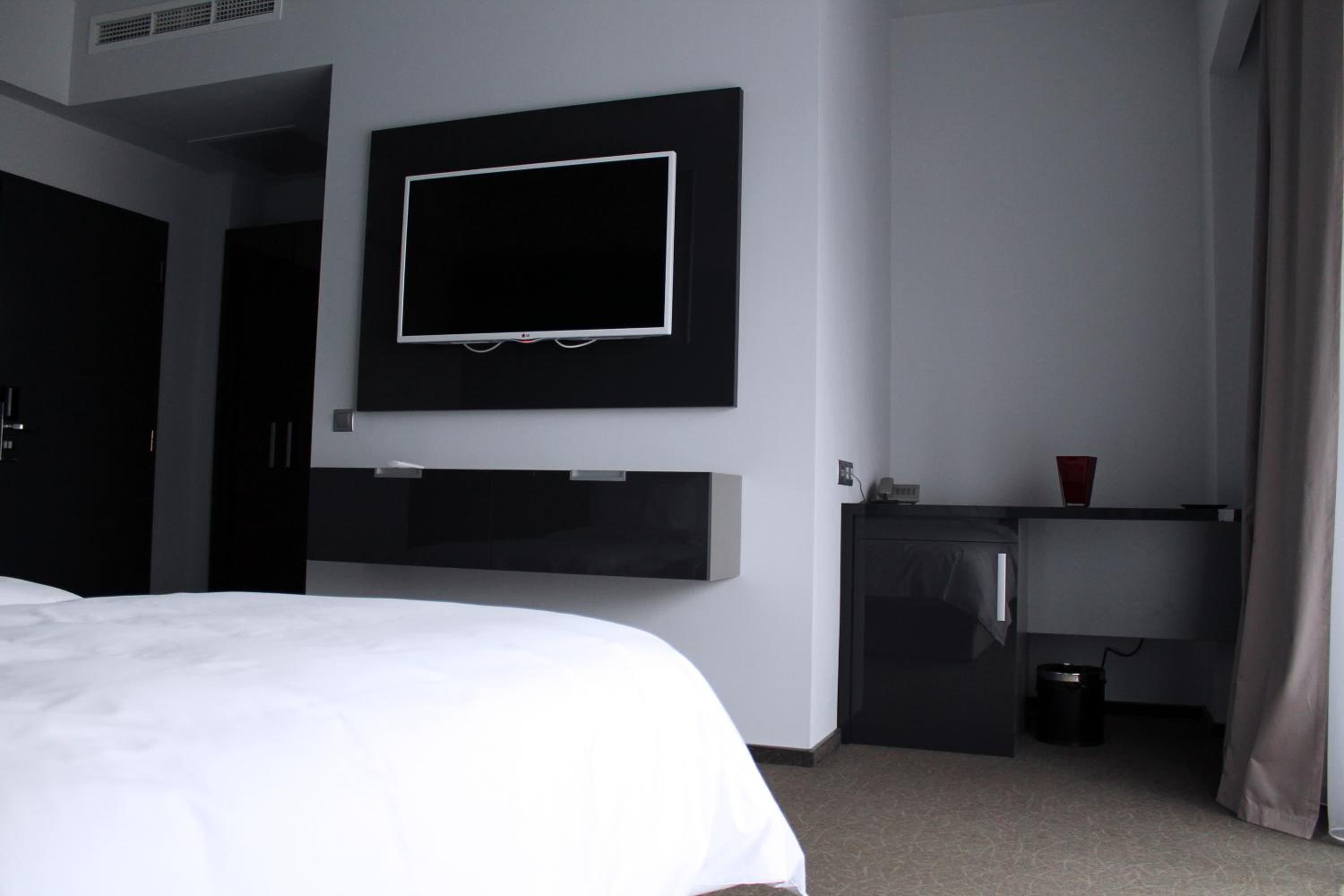 Standard Double Room - Photo 3
