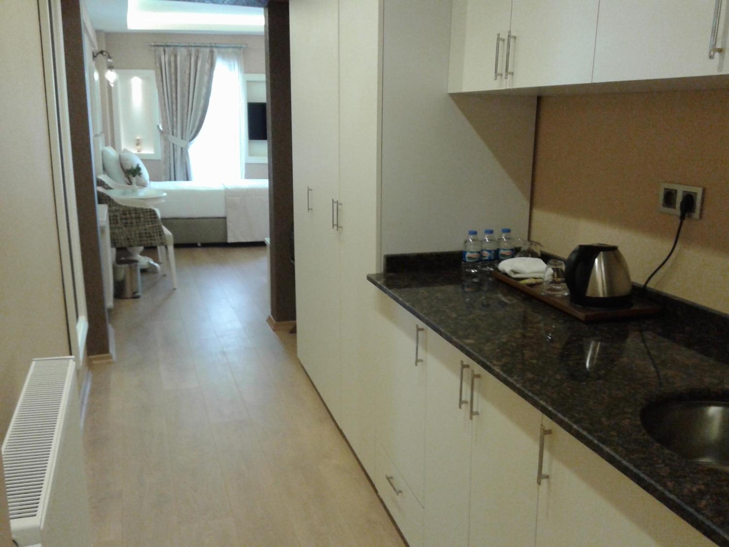 Superior Triple Room with Balcony photo 3