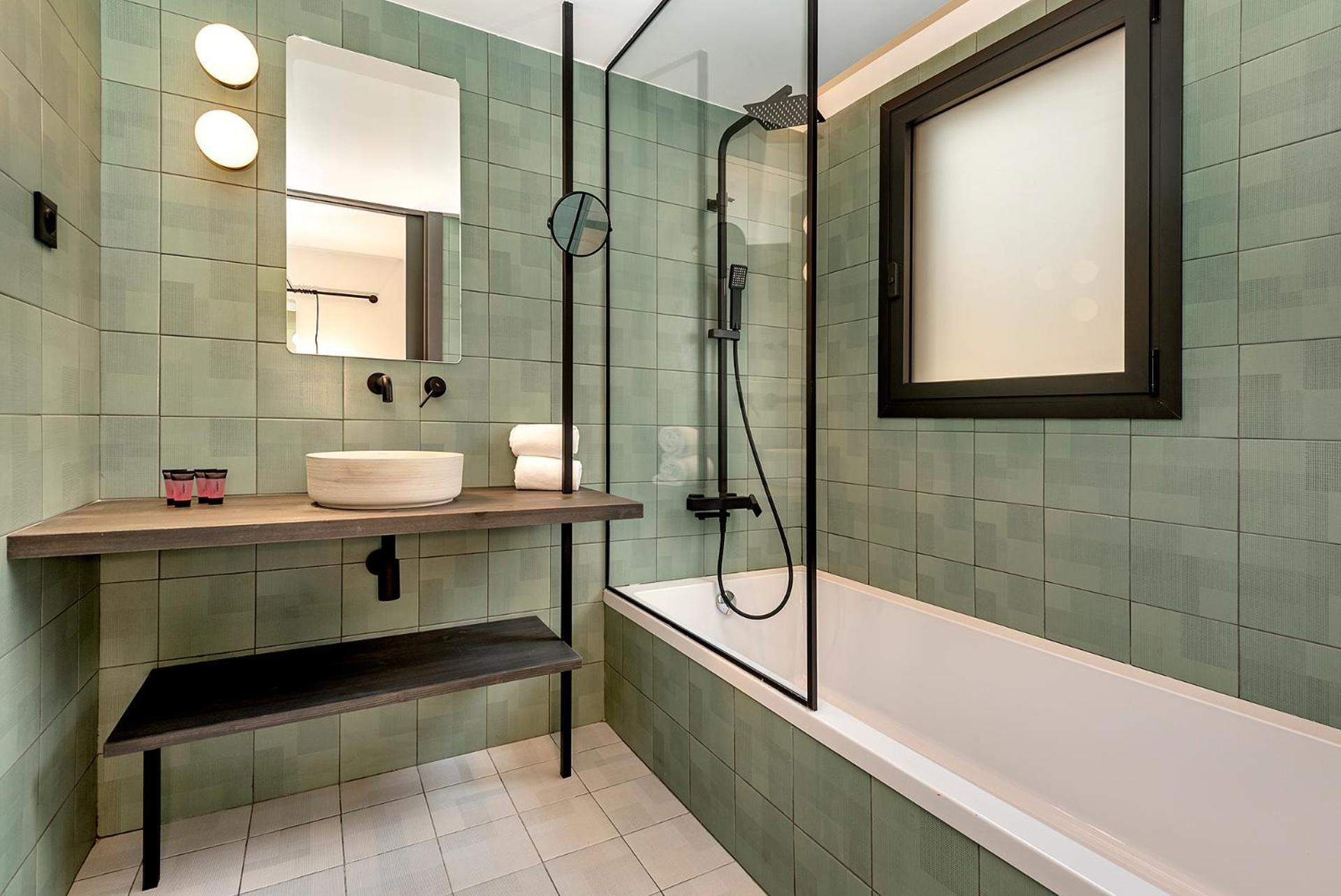 Suite - Photo 2