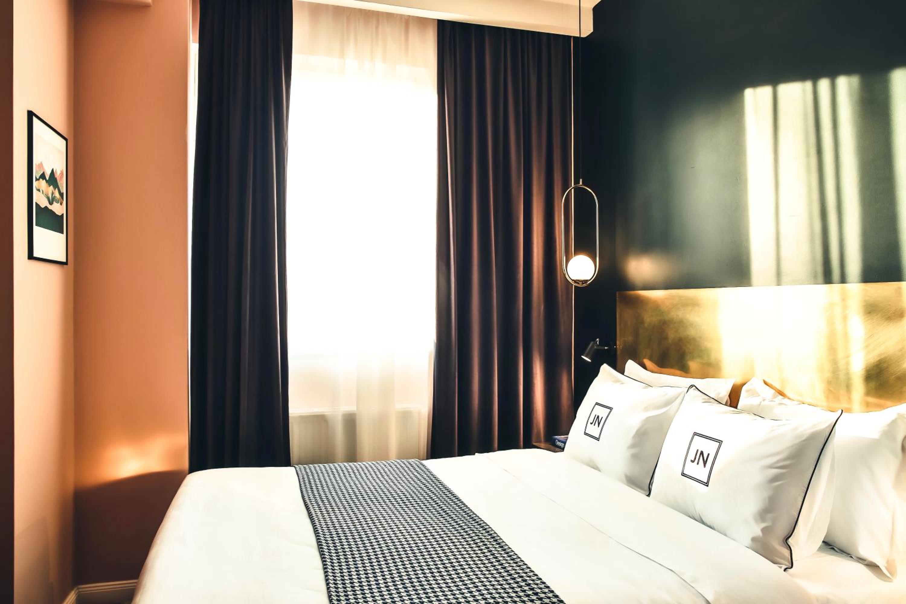 Standard Double Room - Photo 2